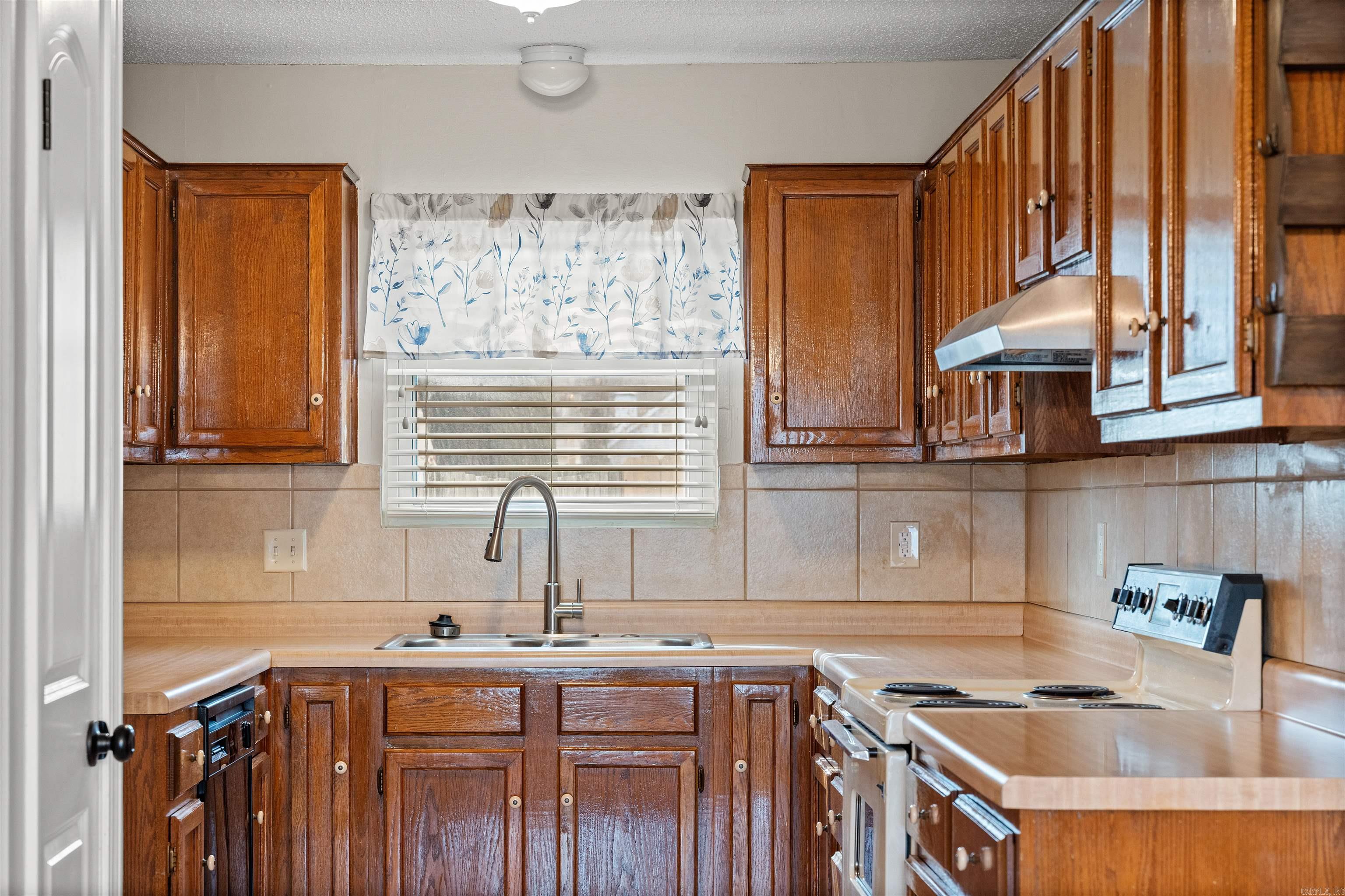 ROLLING OAKS - Residential