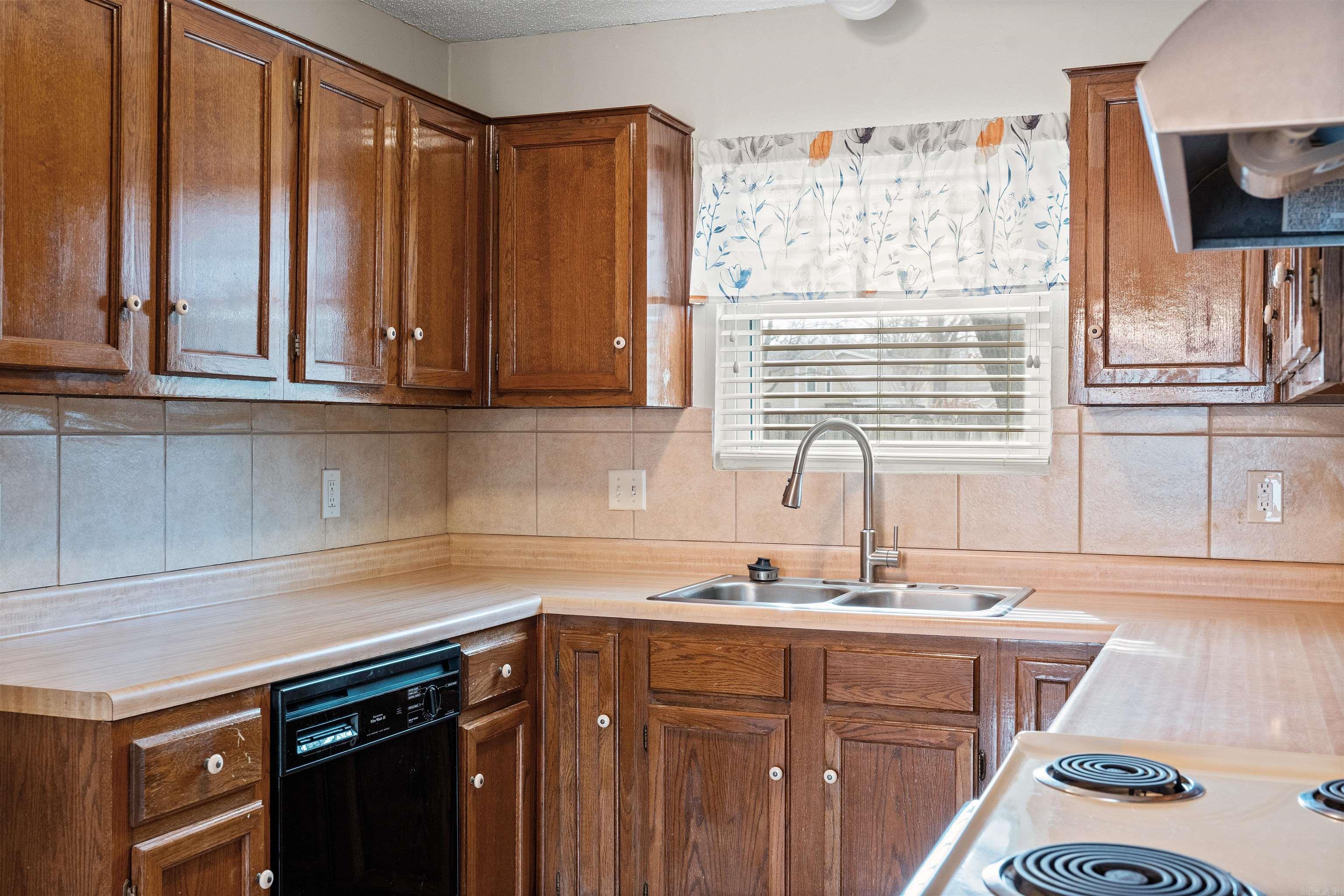 ROLLING OAKS - Residential