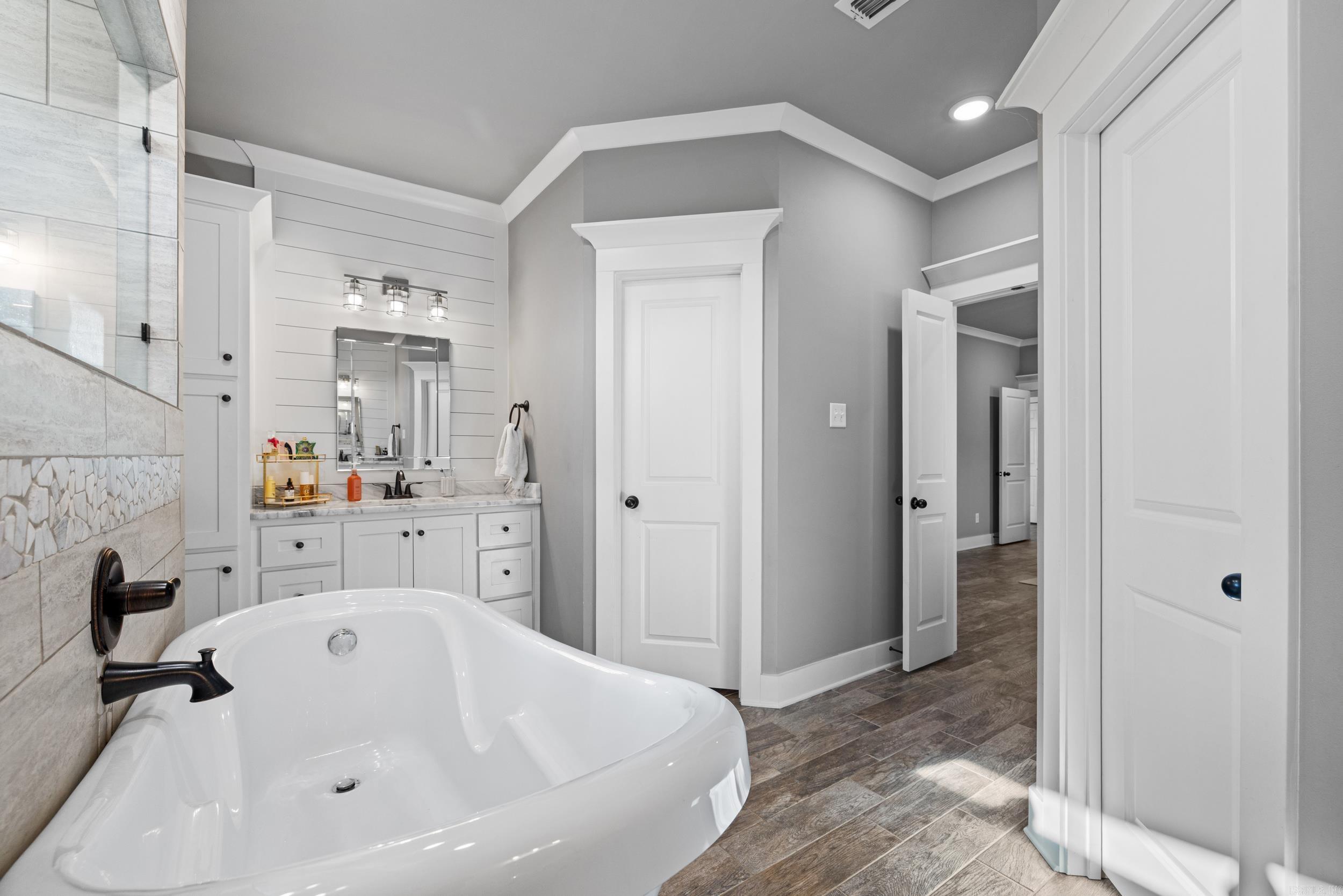 MOUNT TABOR ESTATES - Residential