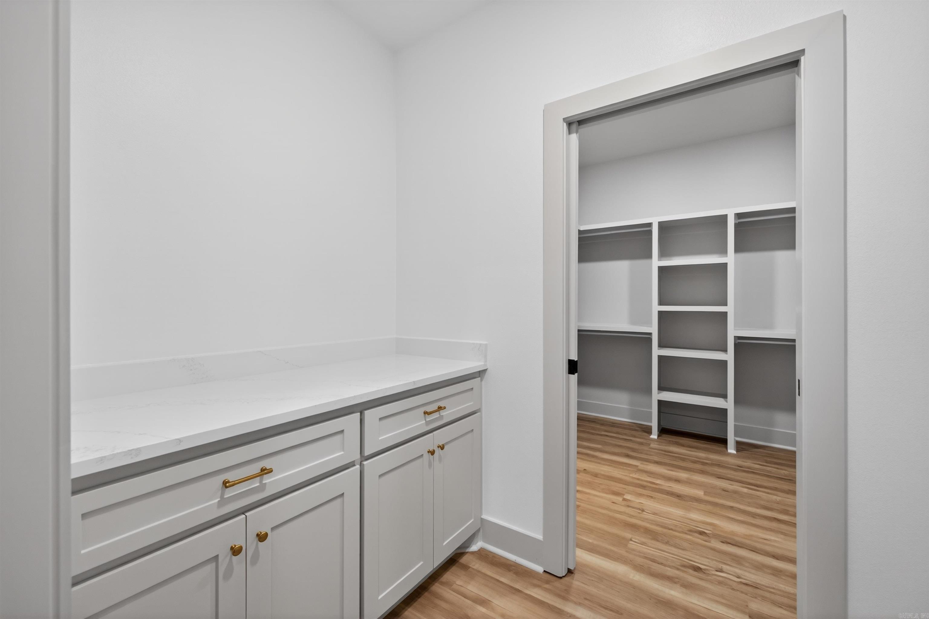 BALTANAS - Residential