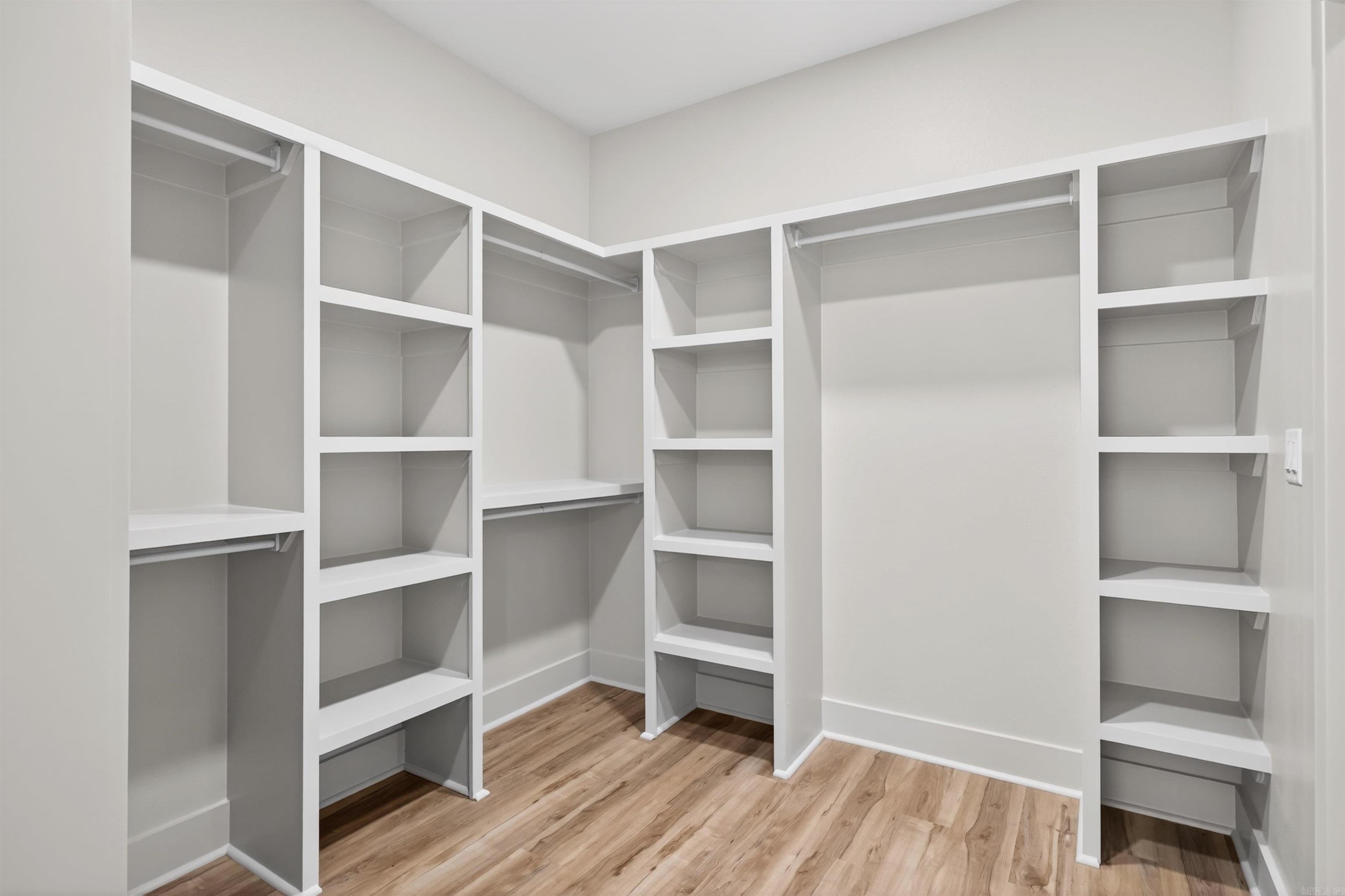 BALTANAS - Residential