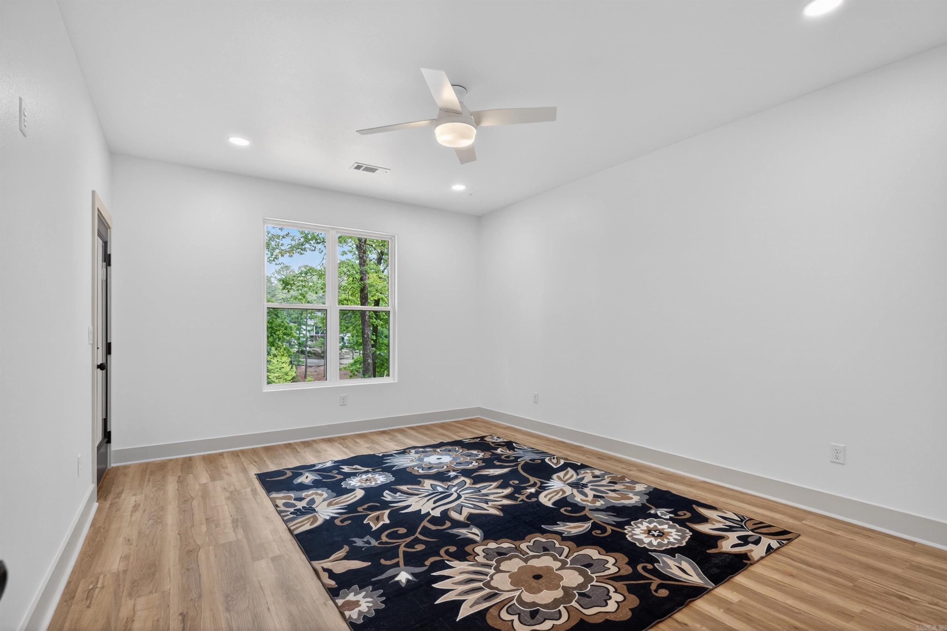 BALTANAS - Residential