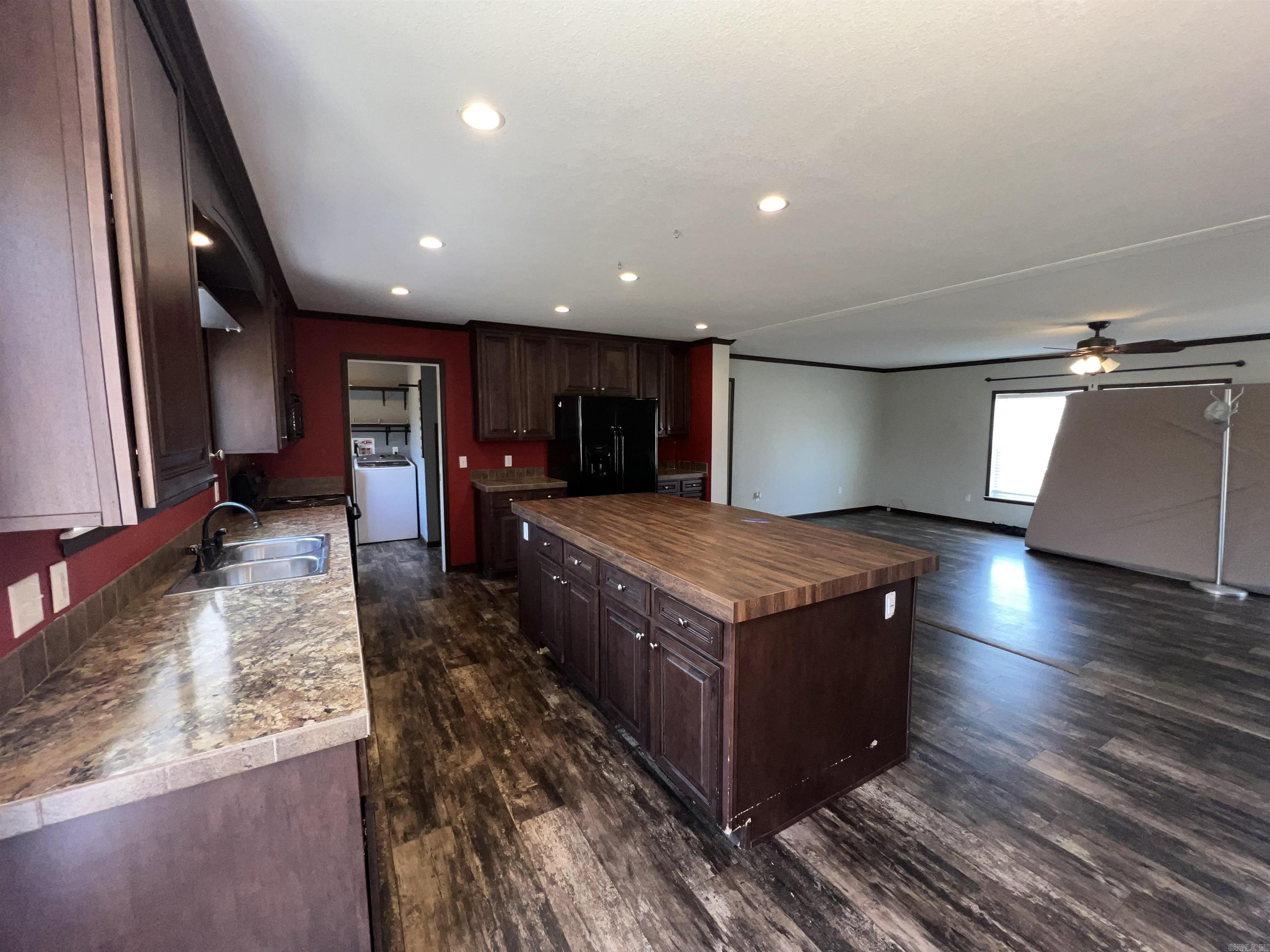 TORRO PARK - Residential