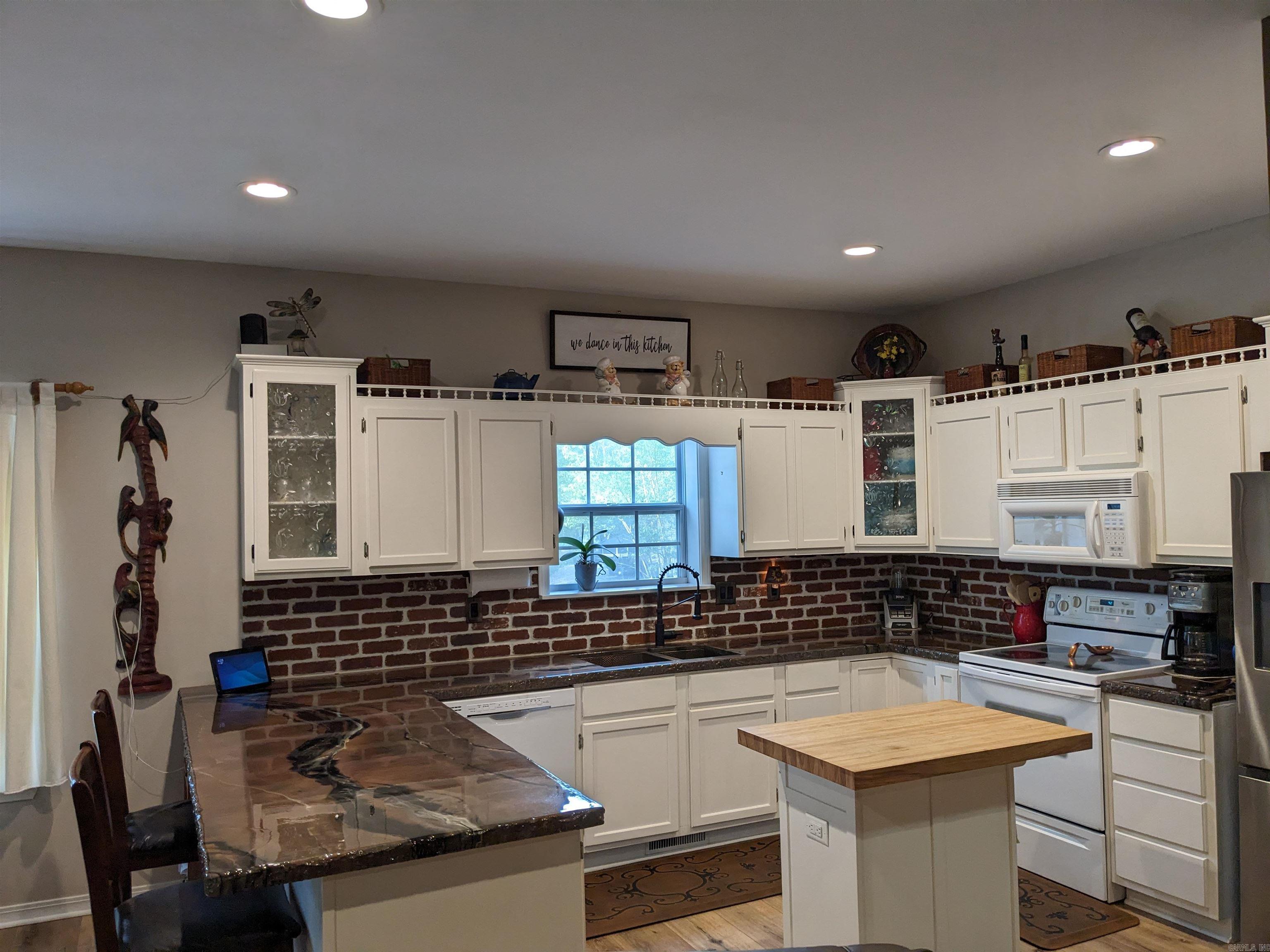 FOX RUN VILLAGE - Residential