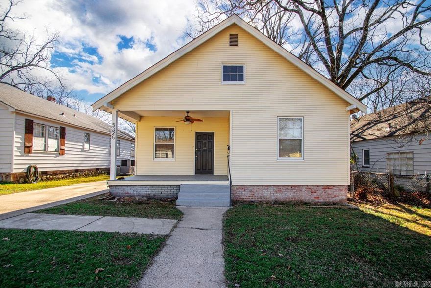 This three bedroom, 2 full bathroom Hillcrest bungalow is in beautiful condition. With a new roof (2025) and new luxury vinyl plank floors (2025) in most of the home, this home is move in or rental ready. Desirable flat lot in a walkable neighborhood, a short walk to the heart of Hillcrest. Fully fenced yard and detached carport with ample storage space. Perfect rental property or ideal home for someone working or in school at UAMS. Come see!