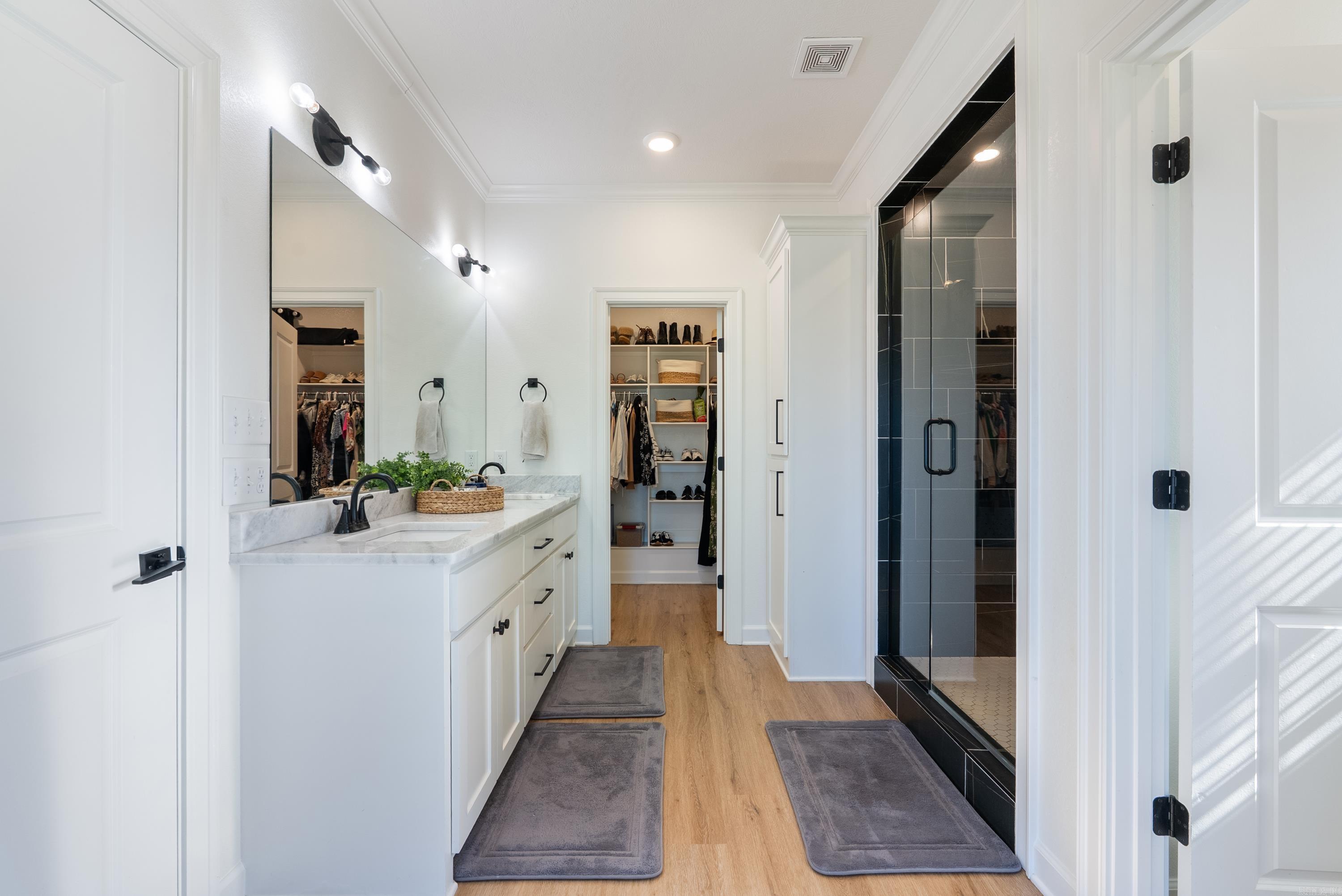 SOUTHERN MANOR - Residential