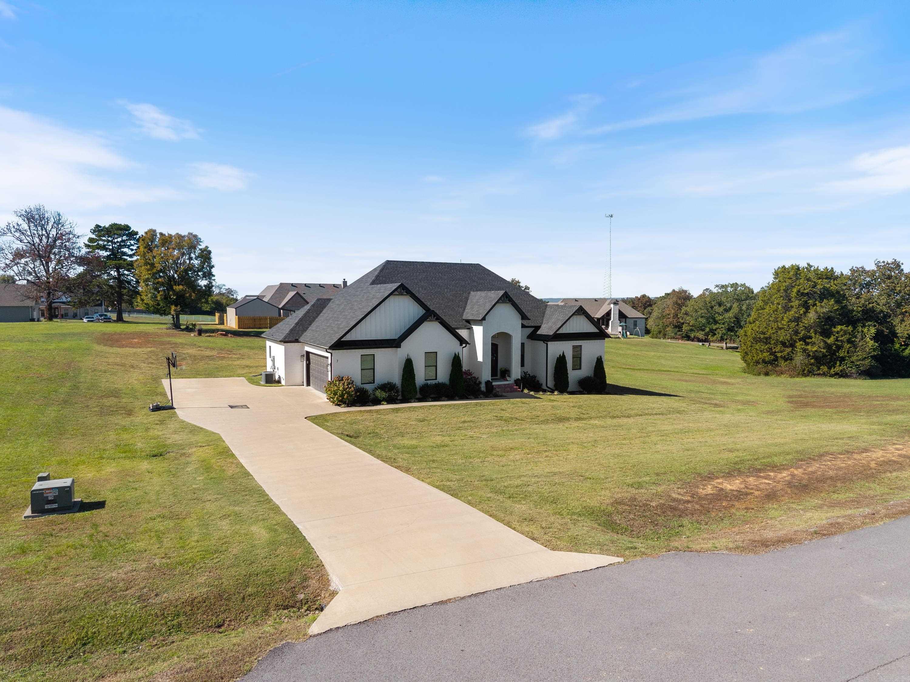 SOUTHERN MANOR - Residential