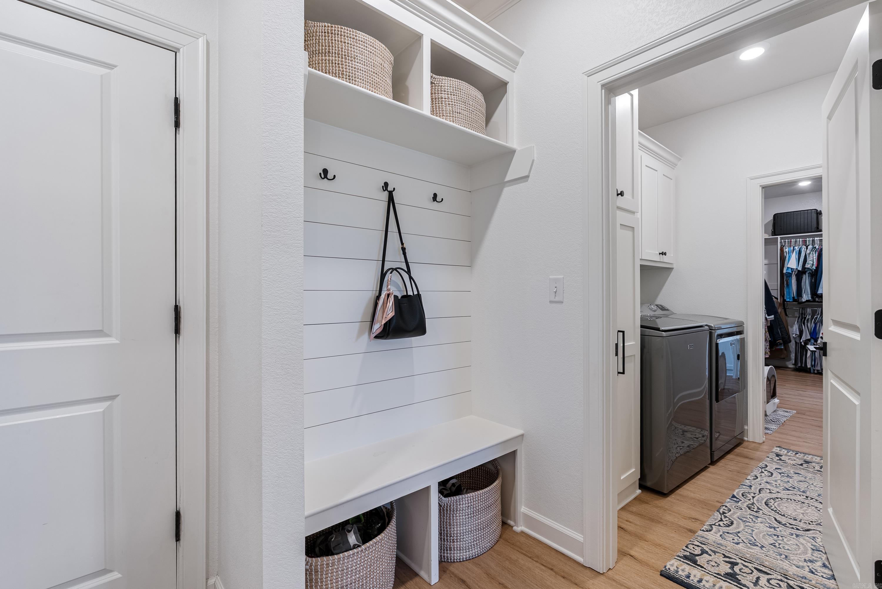 SOUTHERN MANOR - Residential