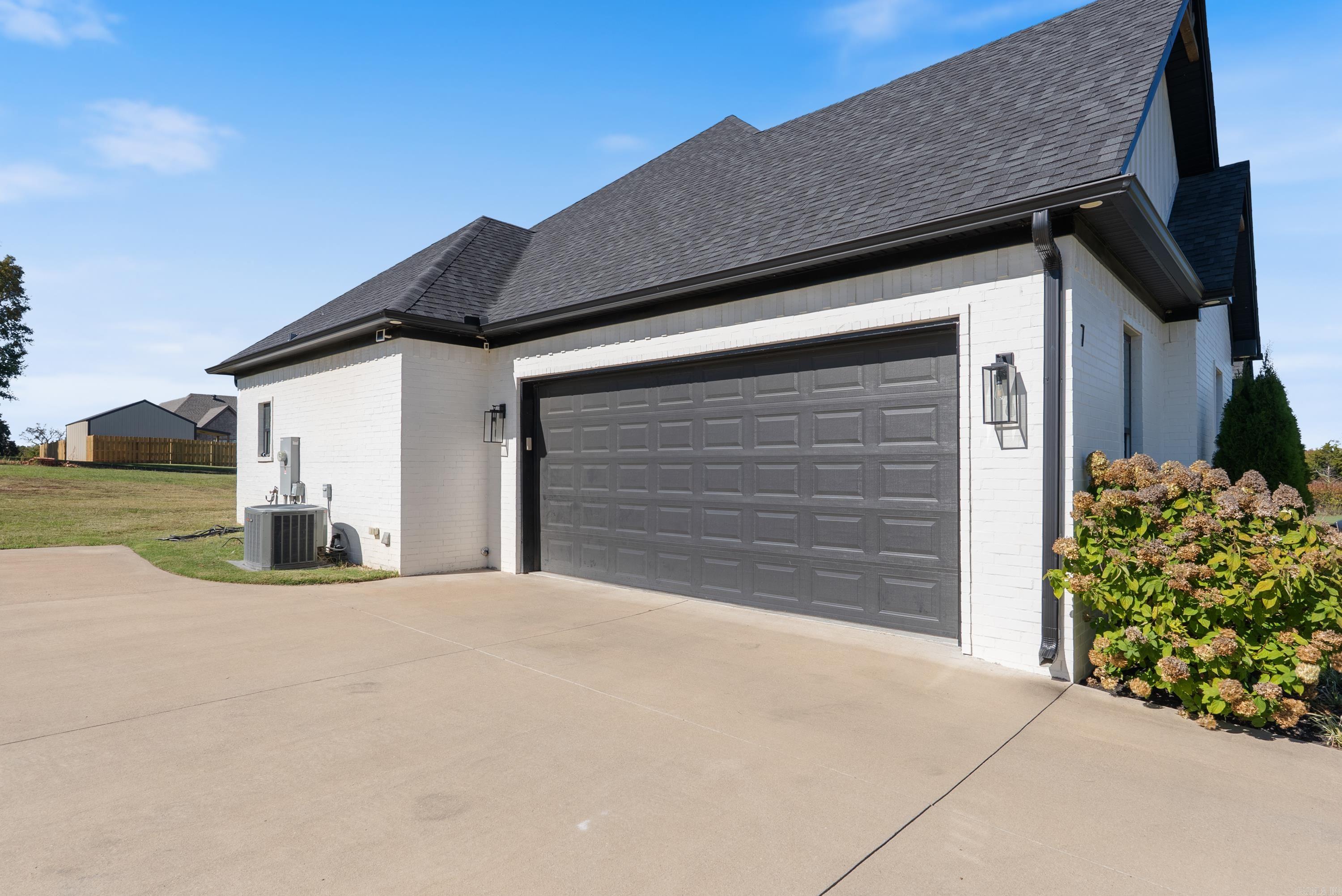 SOUTHERN MANOR - Residential