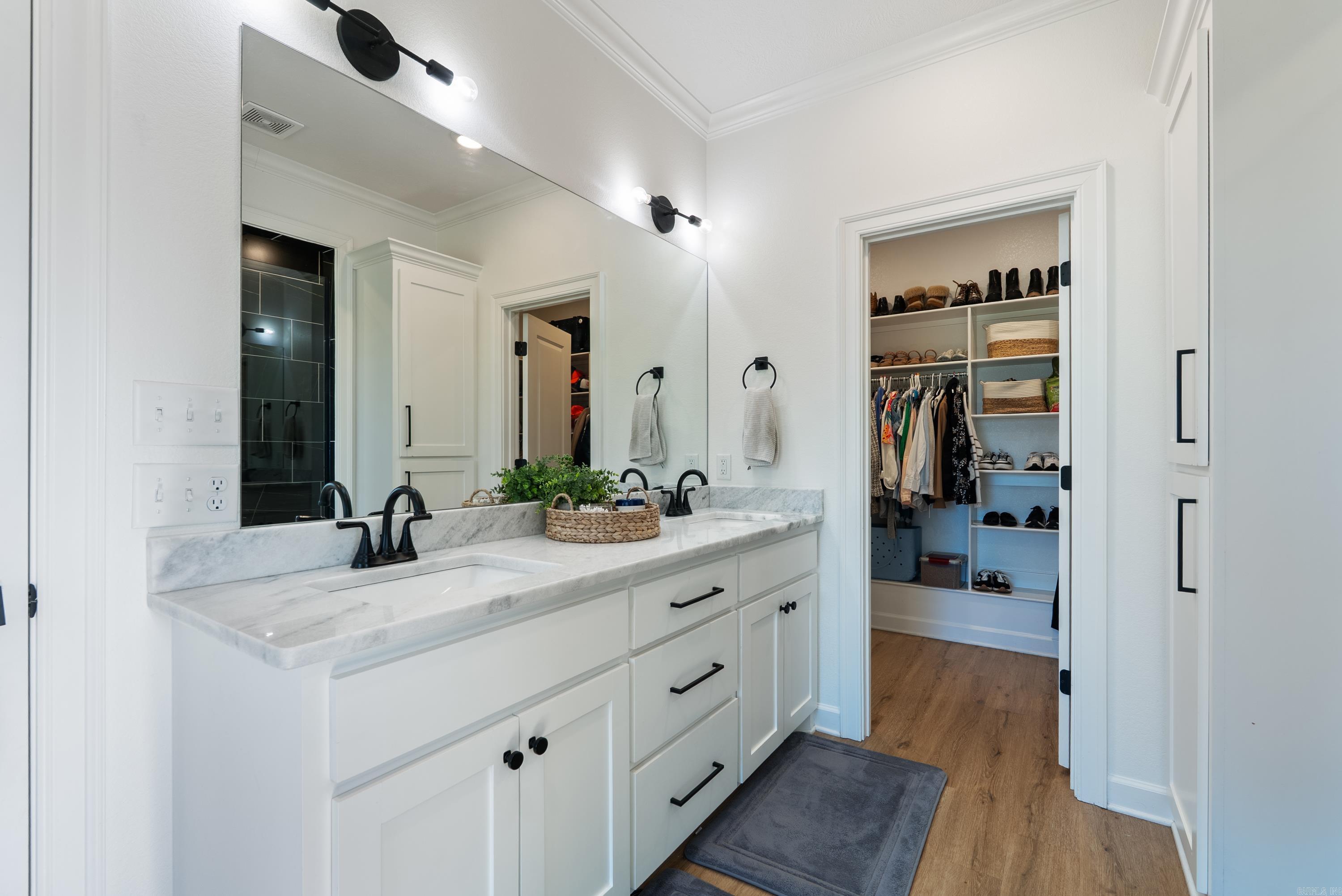 SOUTHERN MANOR - Residential