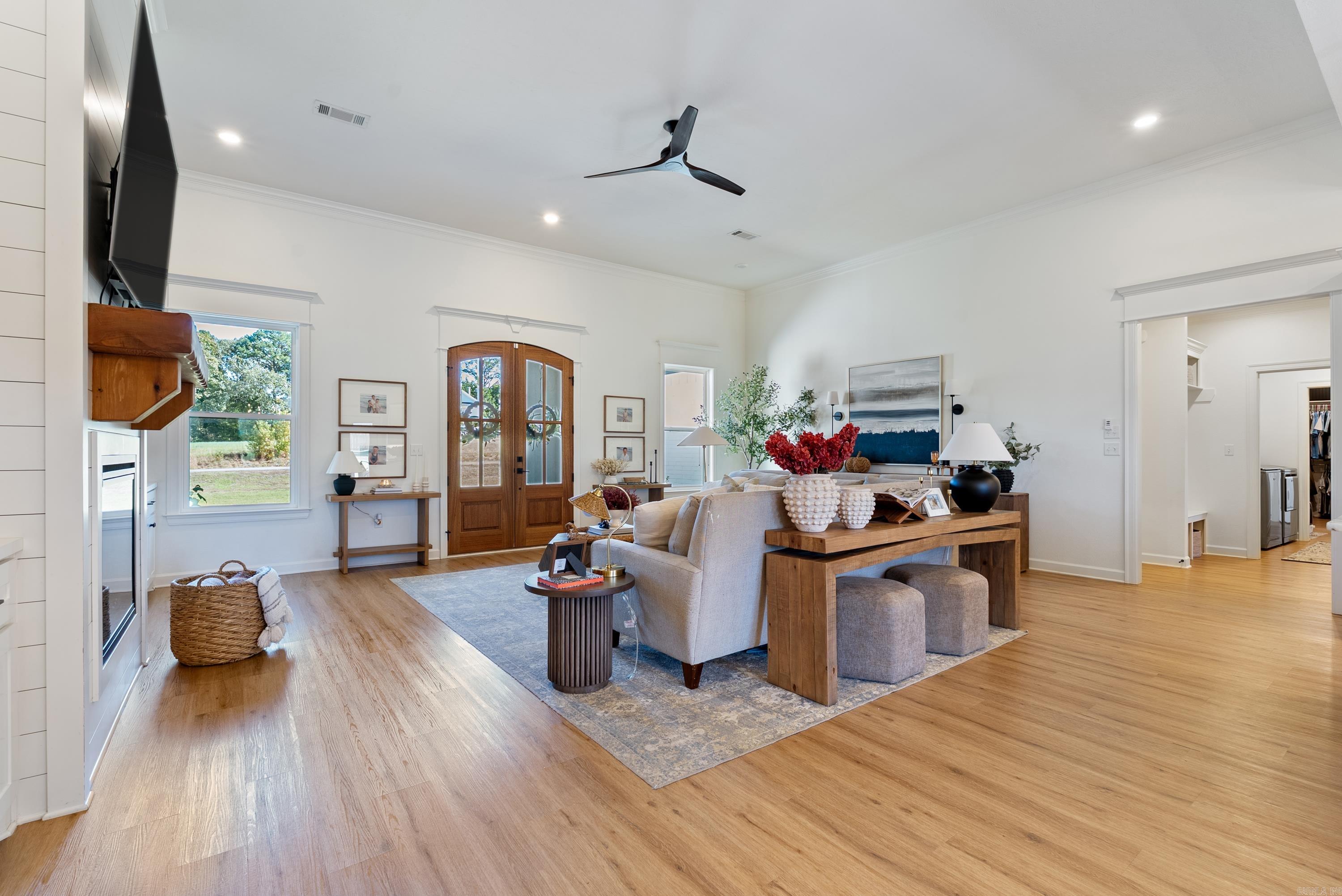 SOUTHERN MANOR - Residential