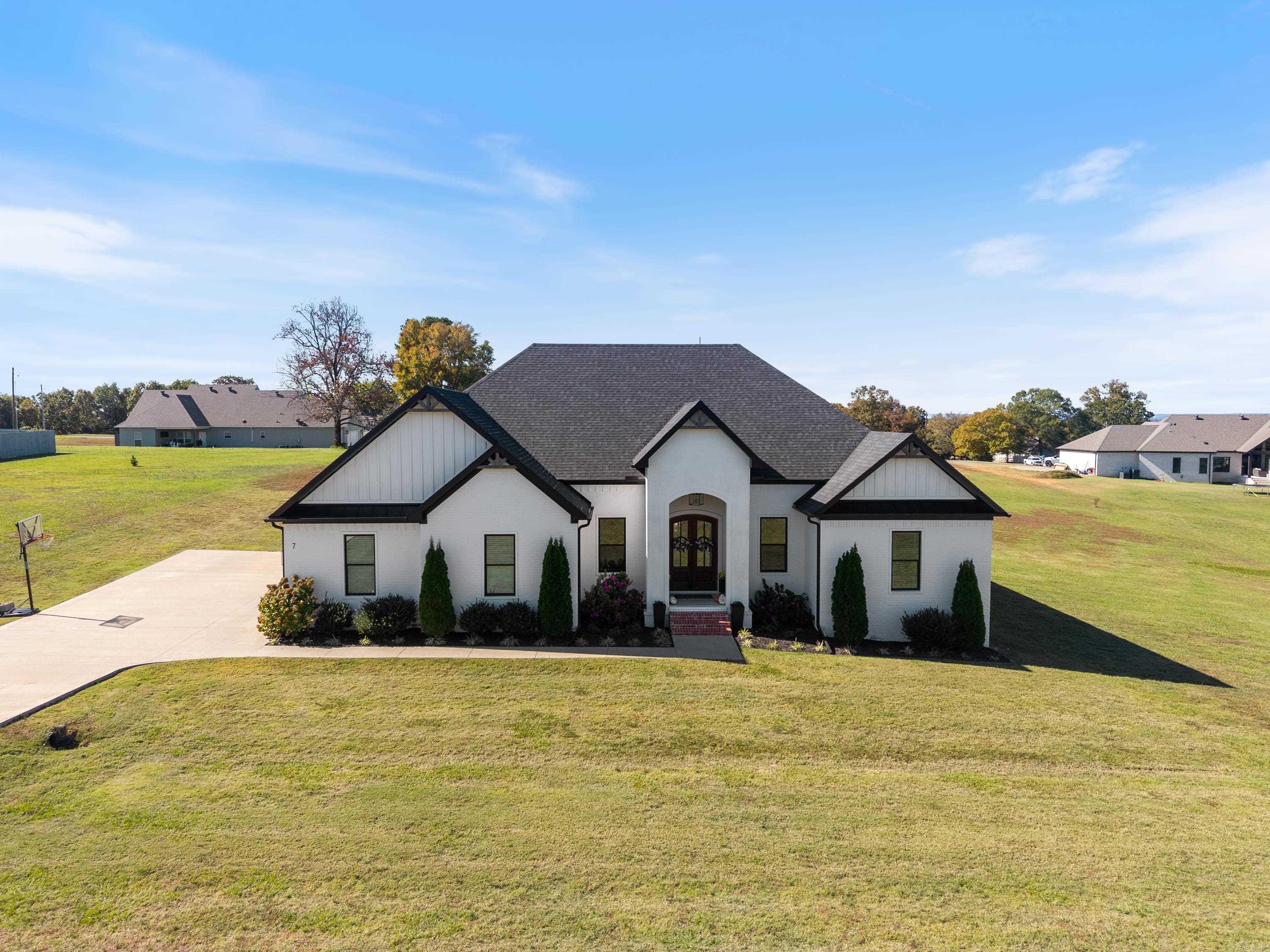 SOUTHERN MANOR - Residential