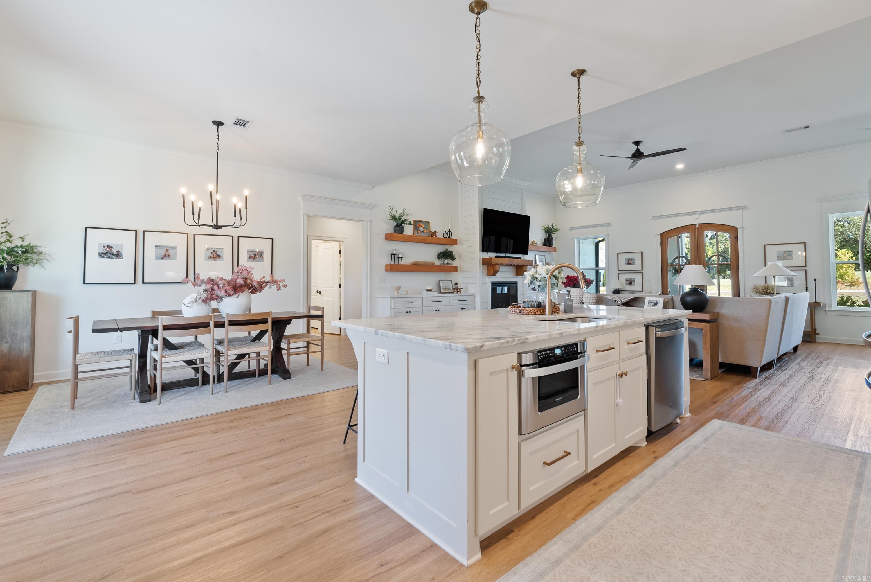 SOUTHERN MANOR - Residential