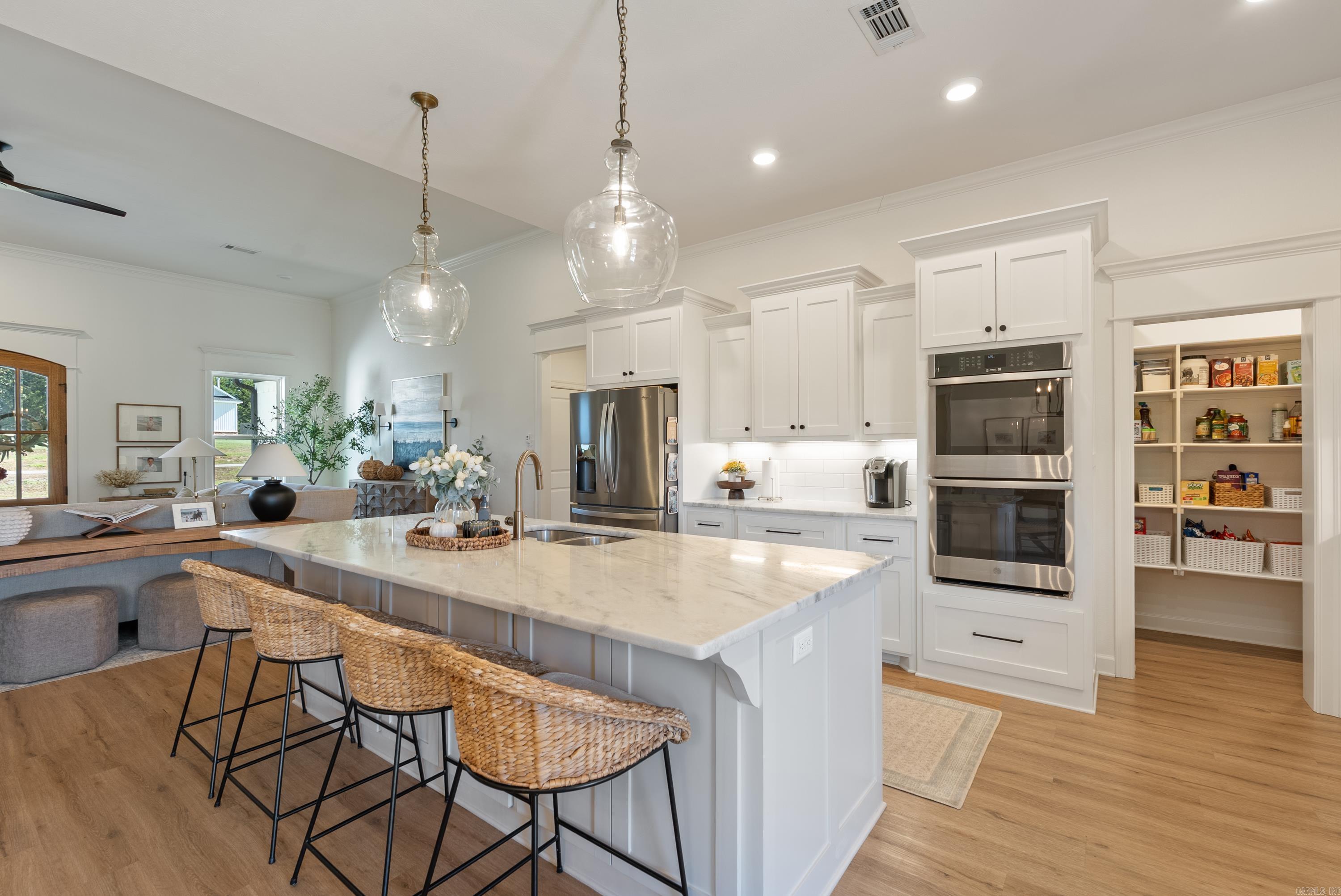 SOUTHERN MANOR - Residential