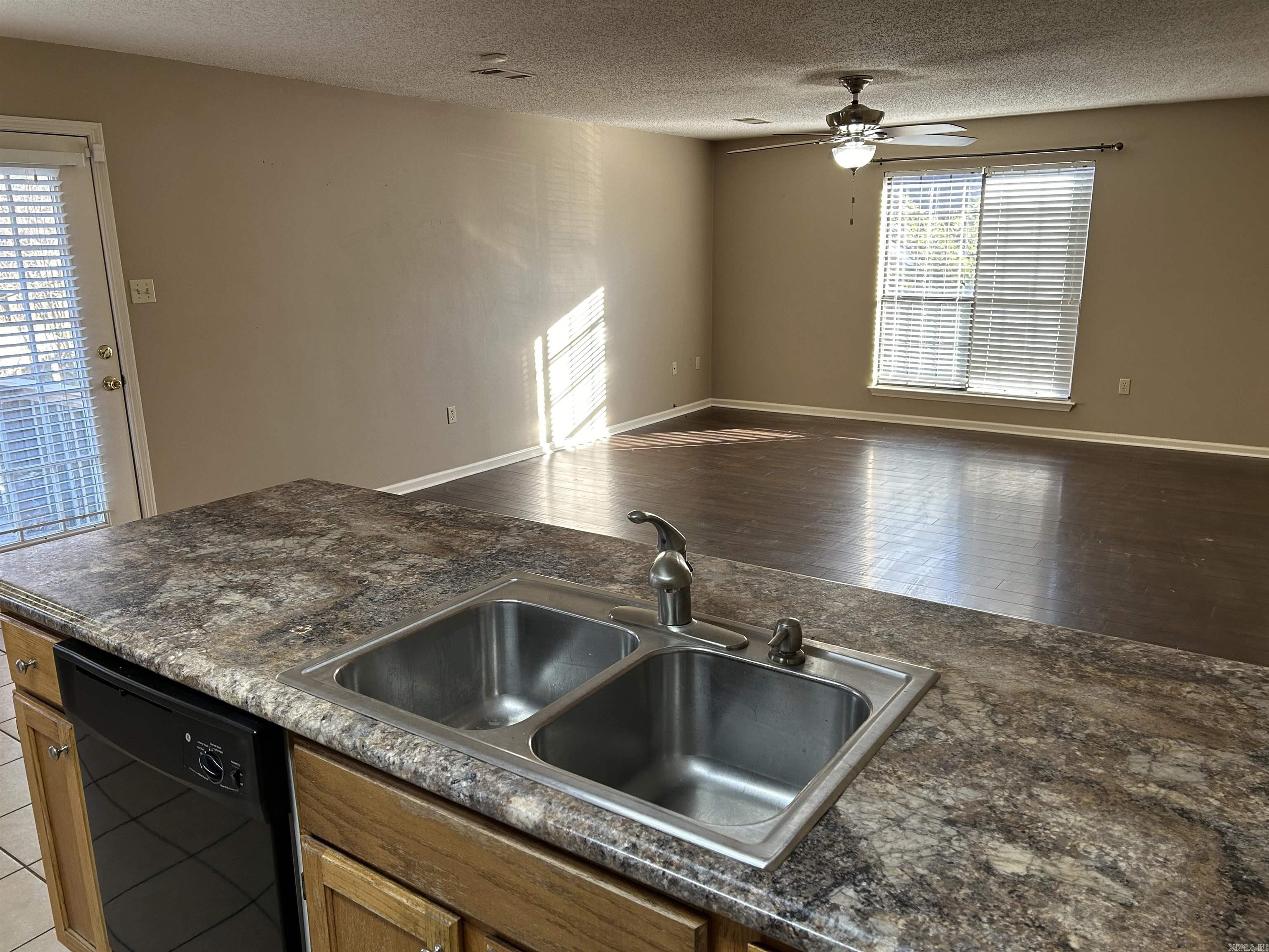 SUMMERCHASE - Residential