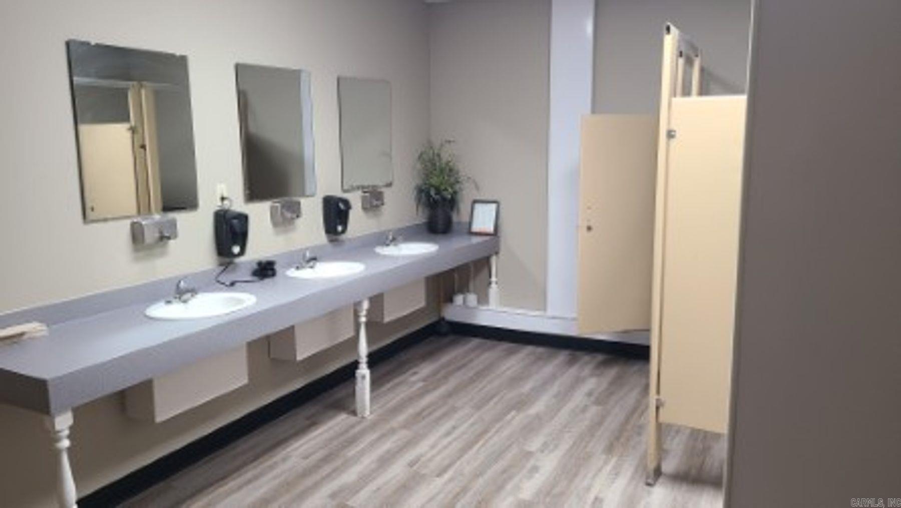 Metes & Bounds - Commercial Sale