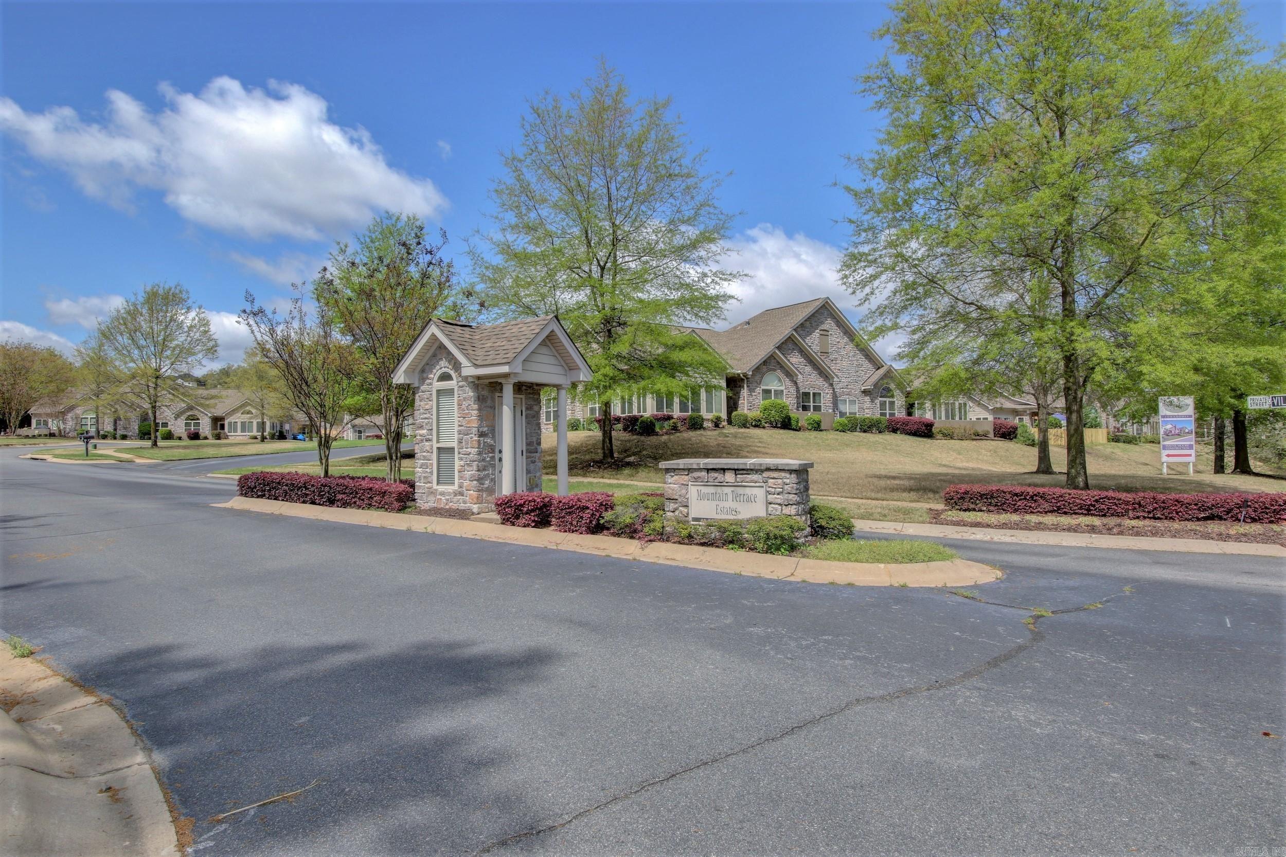 MOUNTAIN TERRACE ESTATES TOWNHOM - Residential