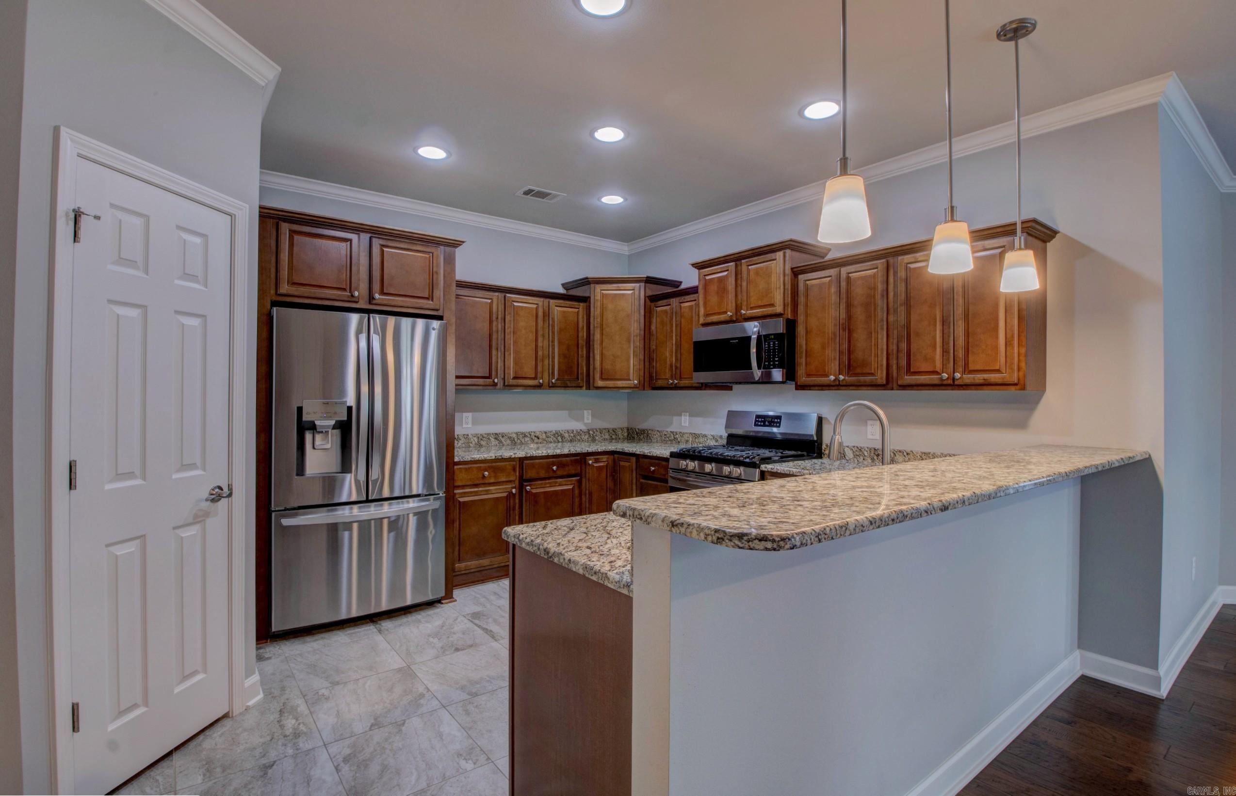 MOUNTAIN TERRACE ESTATES TOWNHOM - Residential