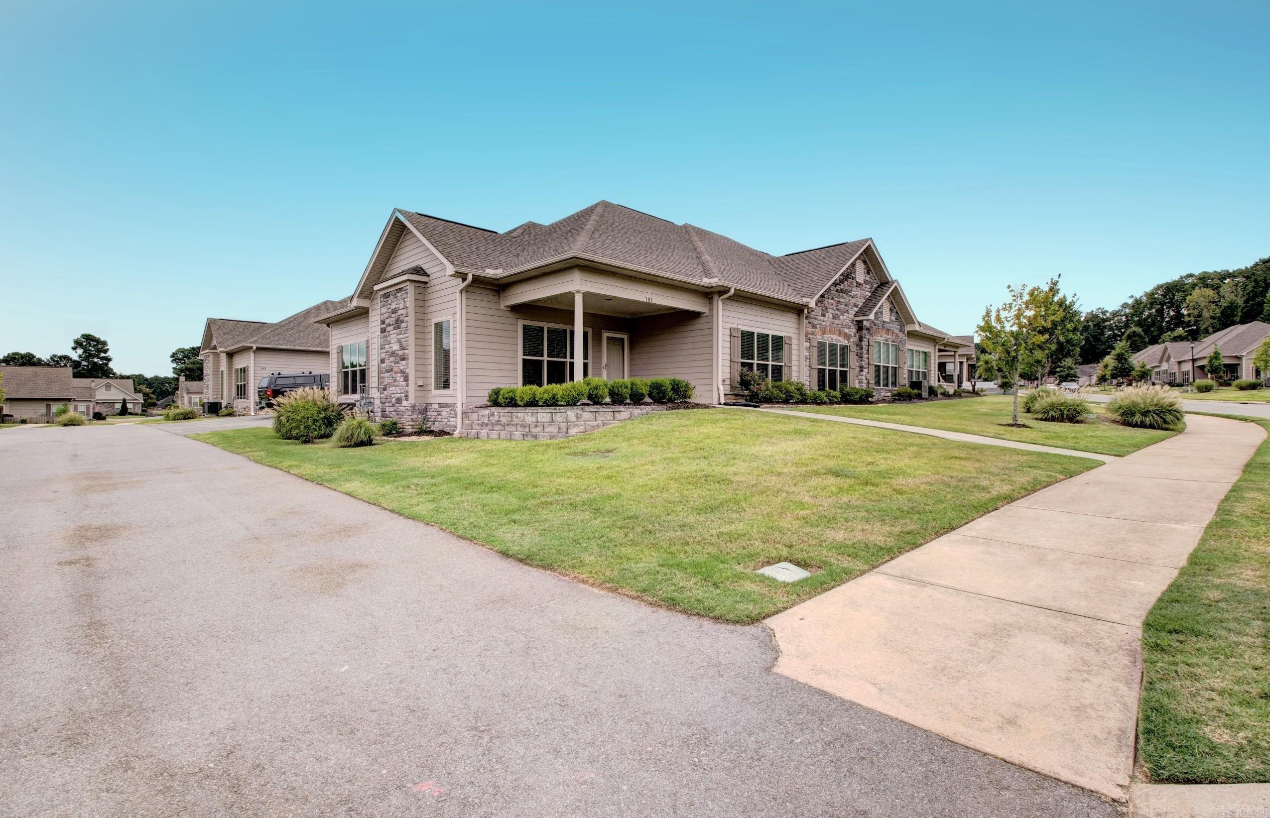 MOUNTAIN TERRACE ESTATES TOWNHOM - Residential