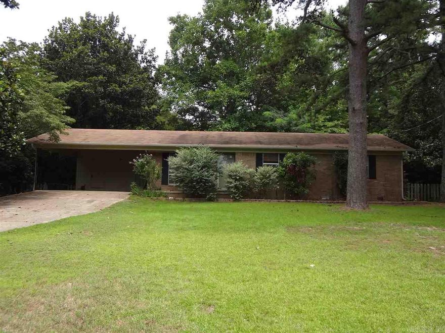 Excellent first home opportunity that sits on a fully fenced acre lot just outside of Little Rock. This well maintained property has 3 bedrooms 1 fully bath, 1 half bath, and laundry room. Property backs up to vacant land for added privacy. If your a first time home buyer, investor, or just want some piece and quite this is an absolute must see!