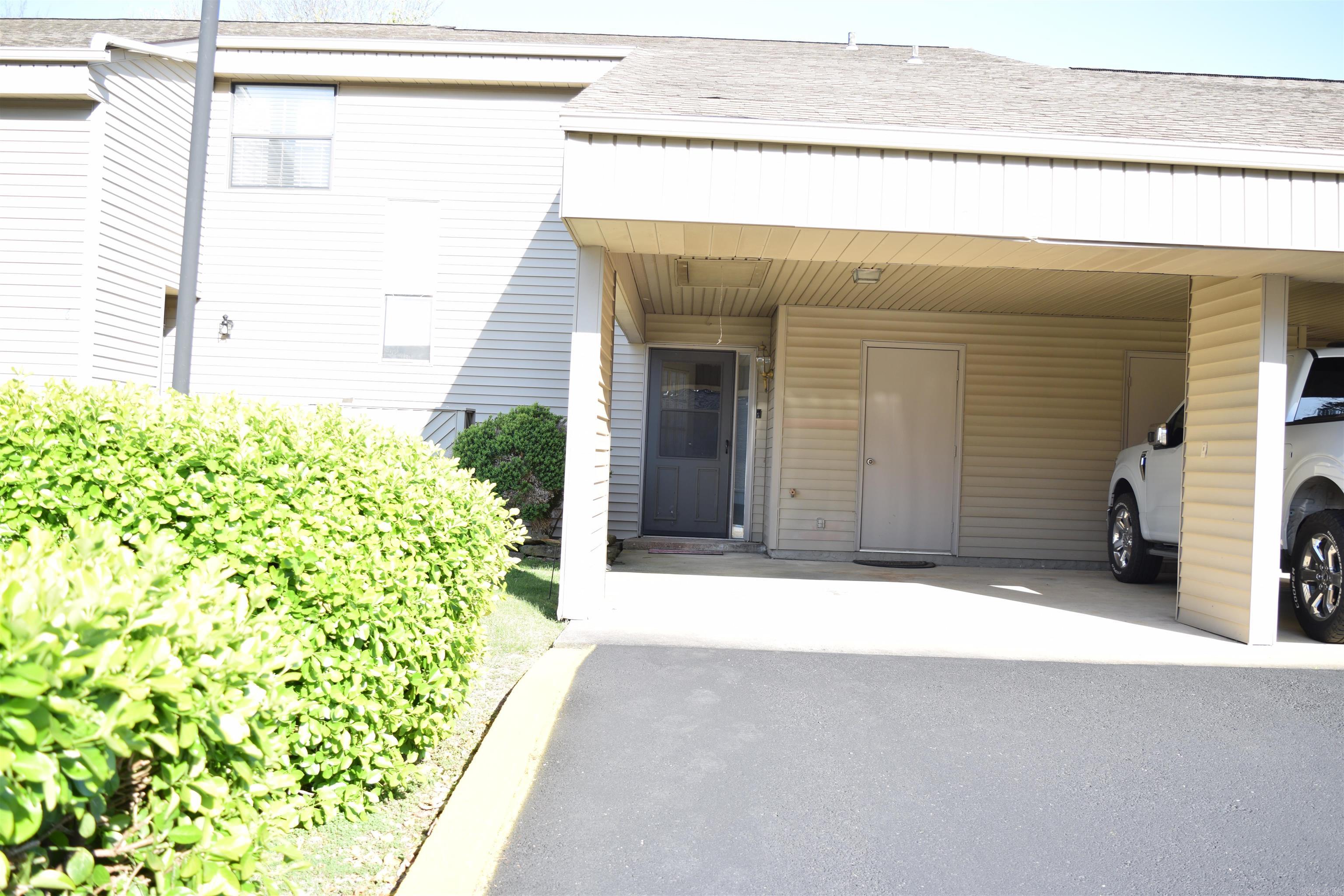 Lakewood Hills Condo - Residential