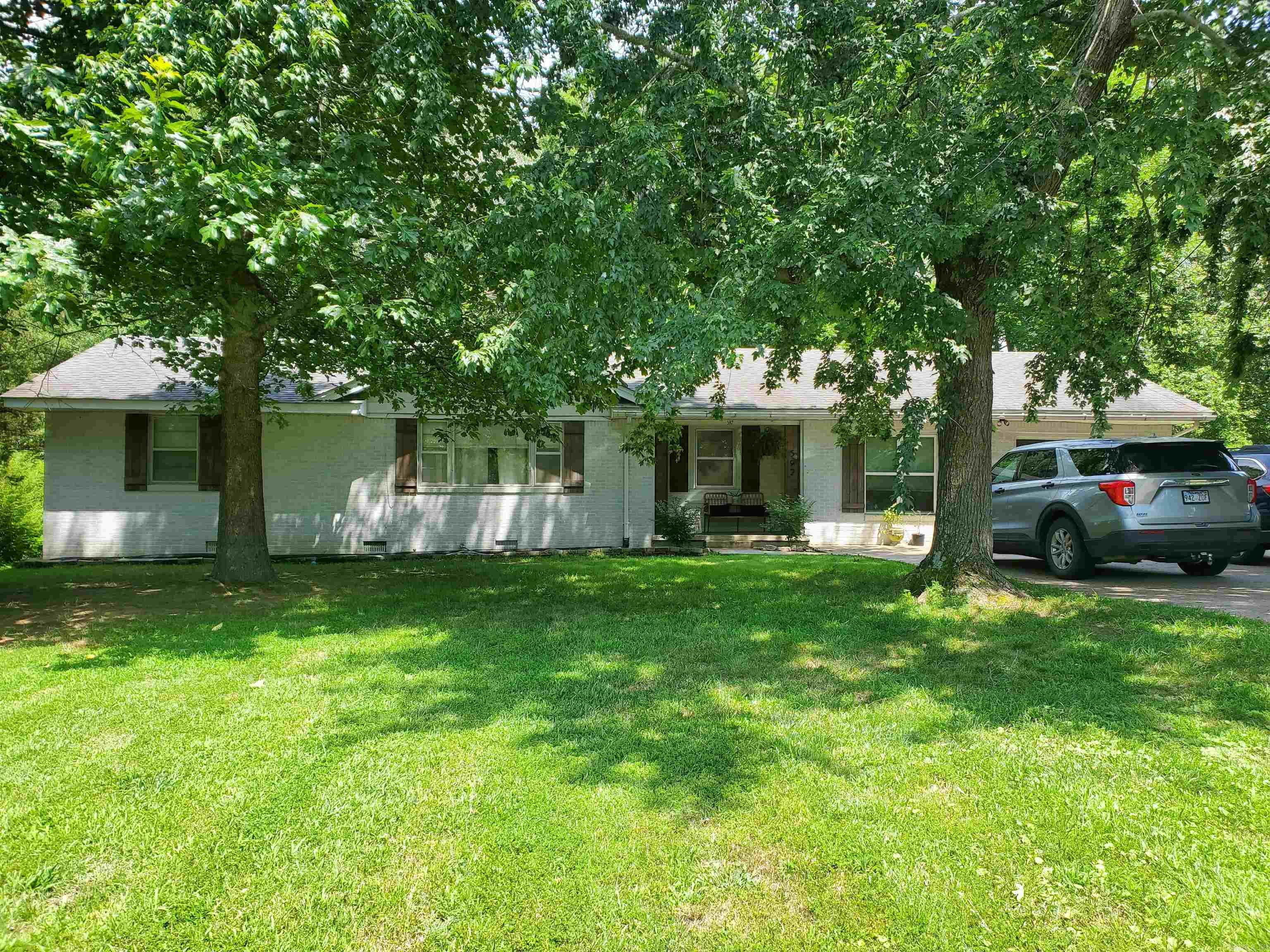 592 S. 12th Ave. Piggott, AR. is a single-family ranch-style home built in 1994. This 1,704-sqft, 3BD, 2BA home has been fully remodeled! Situated on a 0.41-acres, this property offers an upgraded open-concept living area, separated laundry room, a 30-ft bonus/family space at the rear of the home. This property is move in ready!!