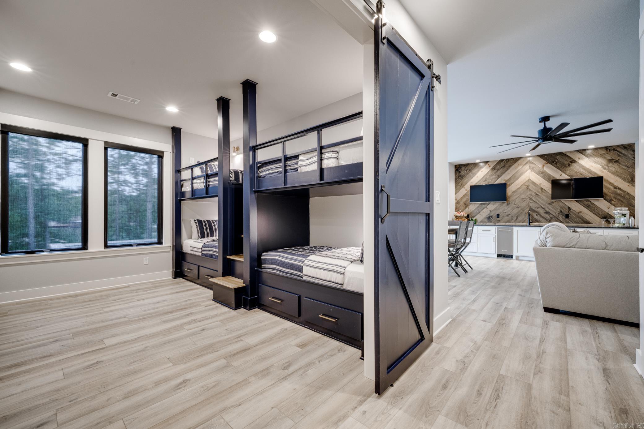 PLEASANT VALLEY - Residential