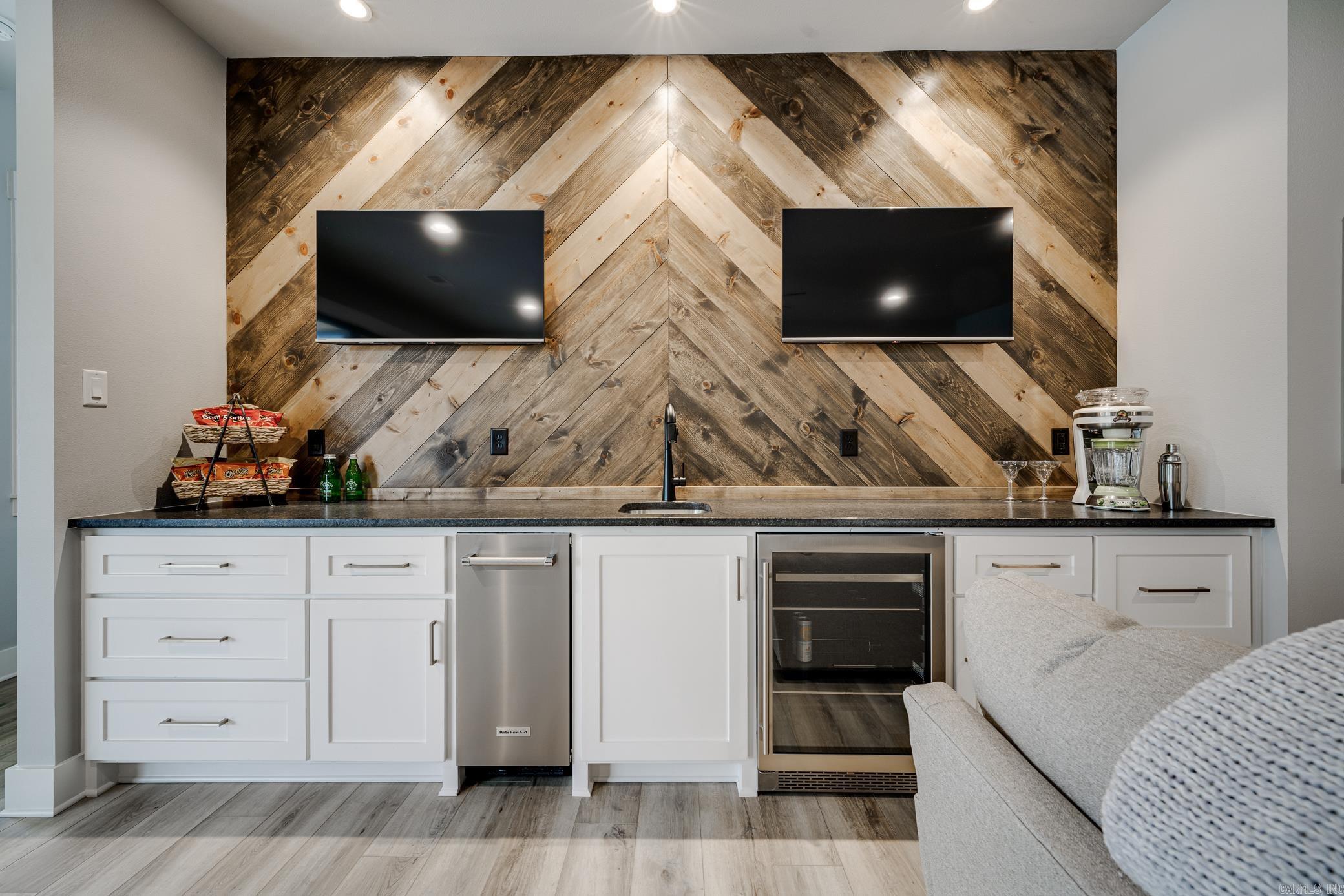 PLEASANT VALLEY - Residential