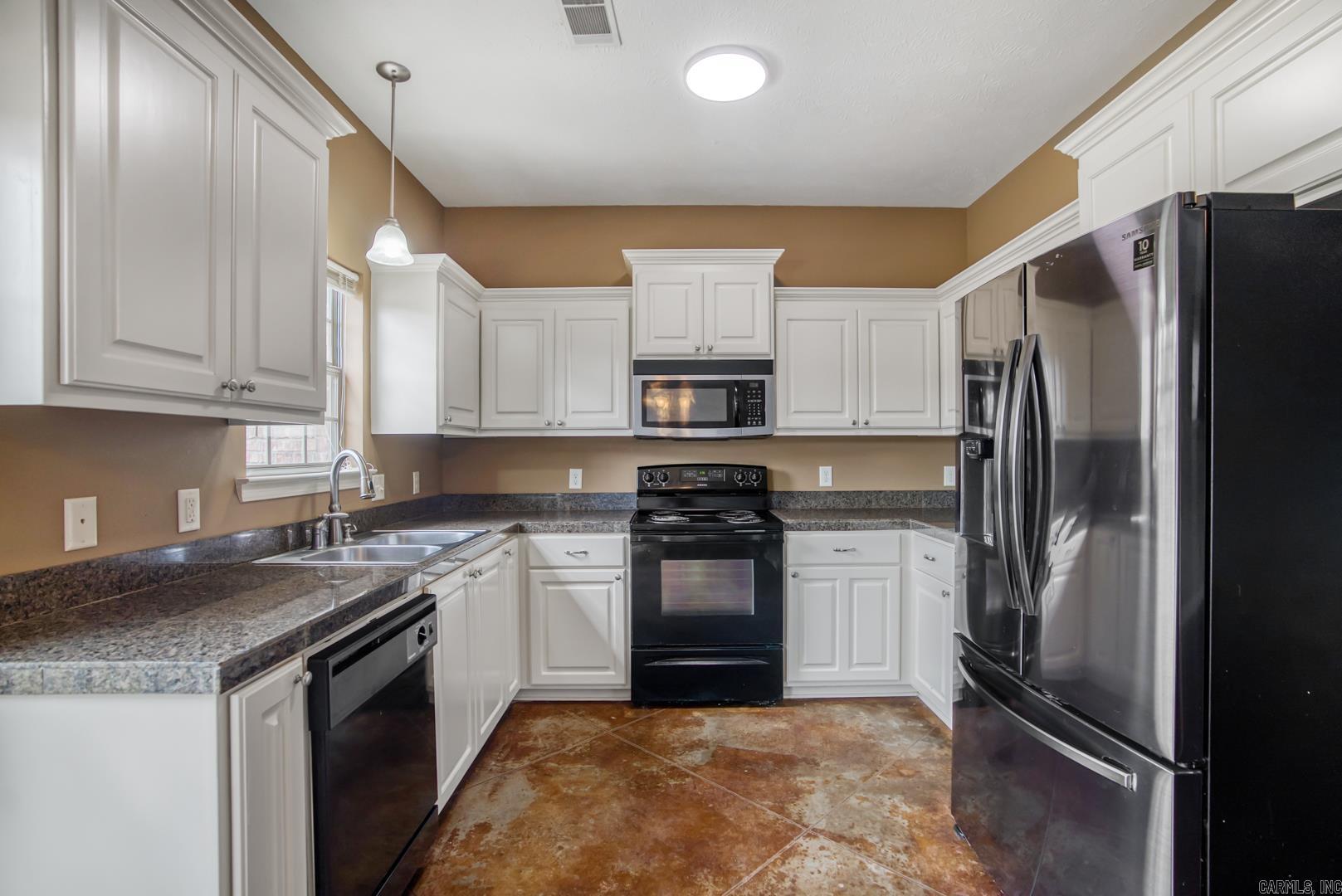 SAGEBRUSH COVE - Residential