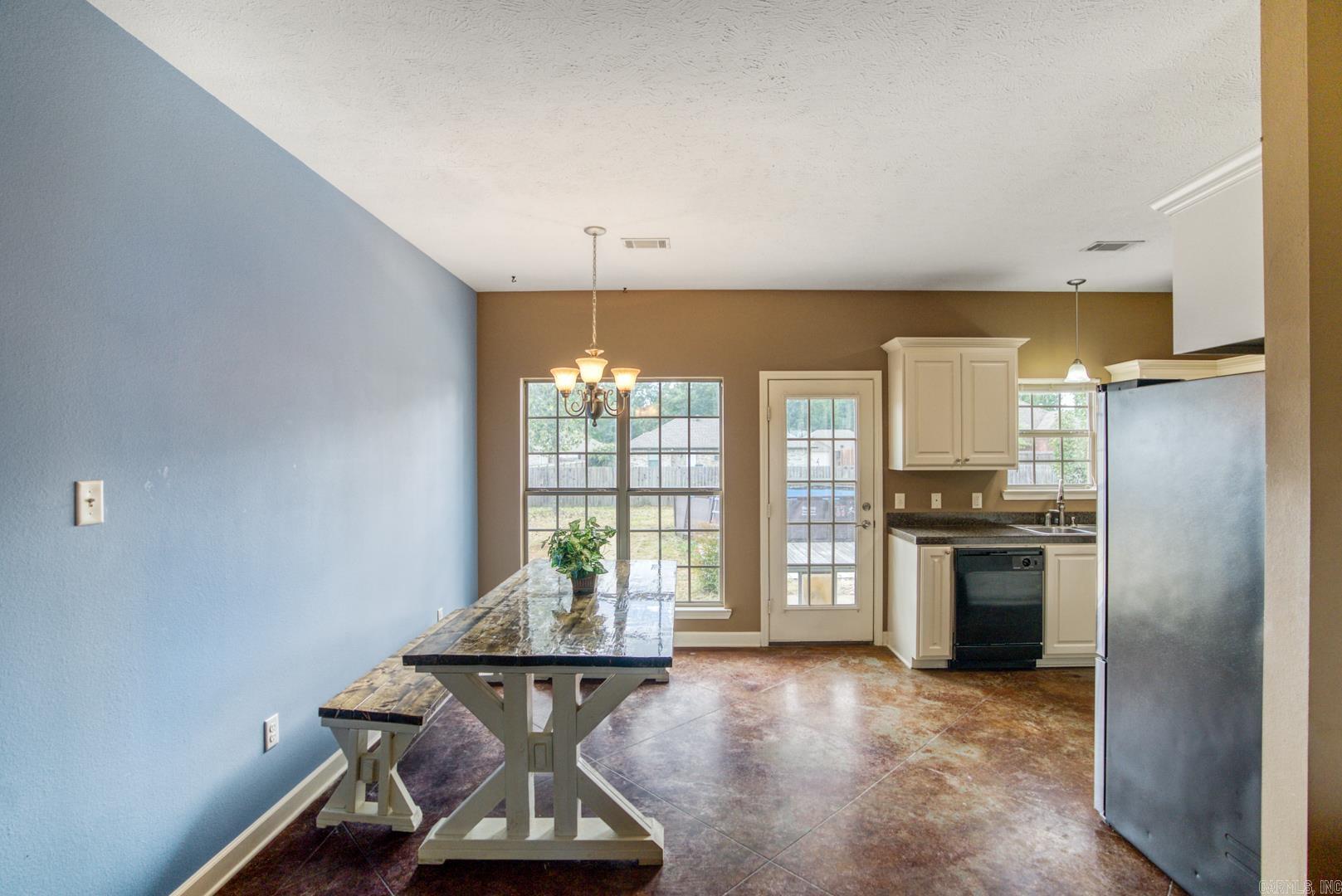 SAGEBRUSH COVE - Residential