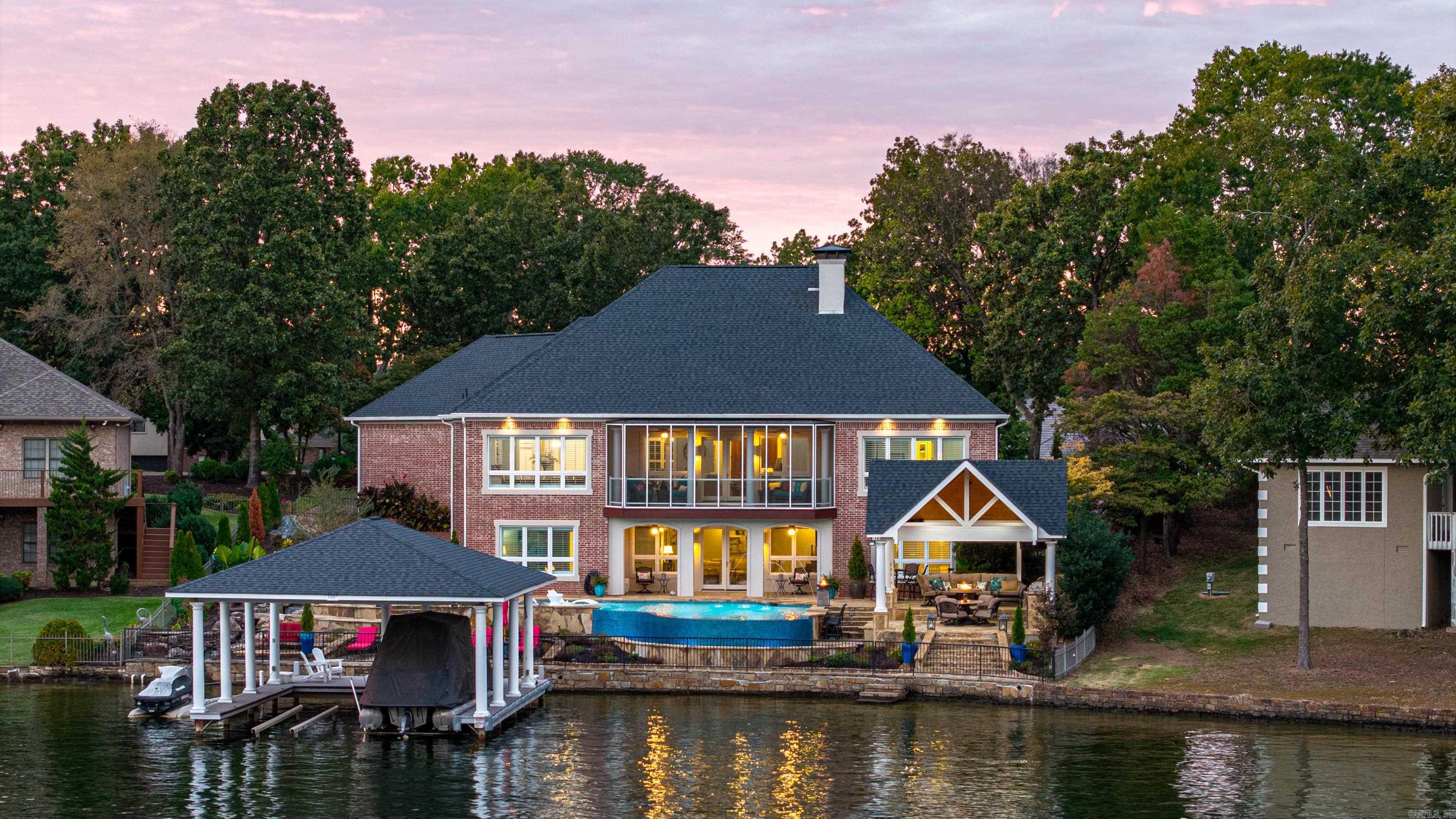 DRIFTWOOD POINT - Residential