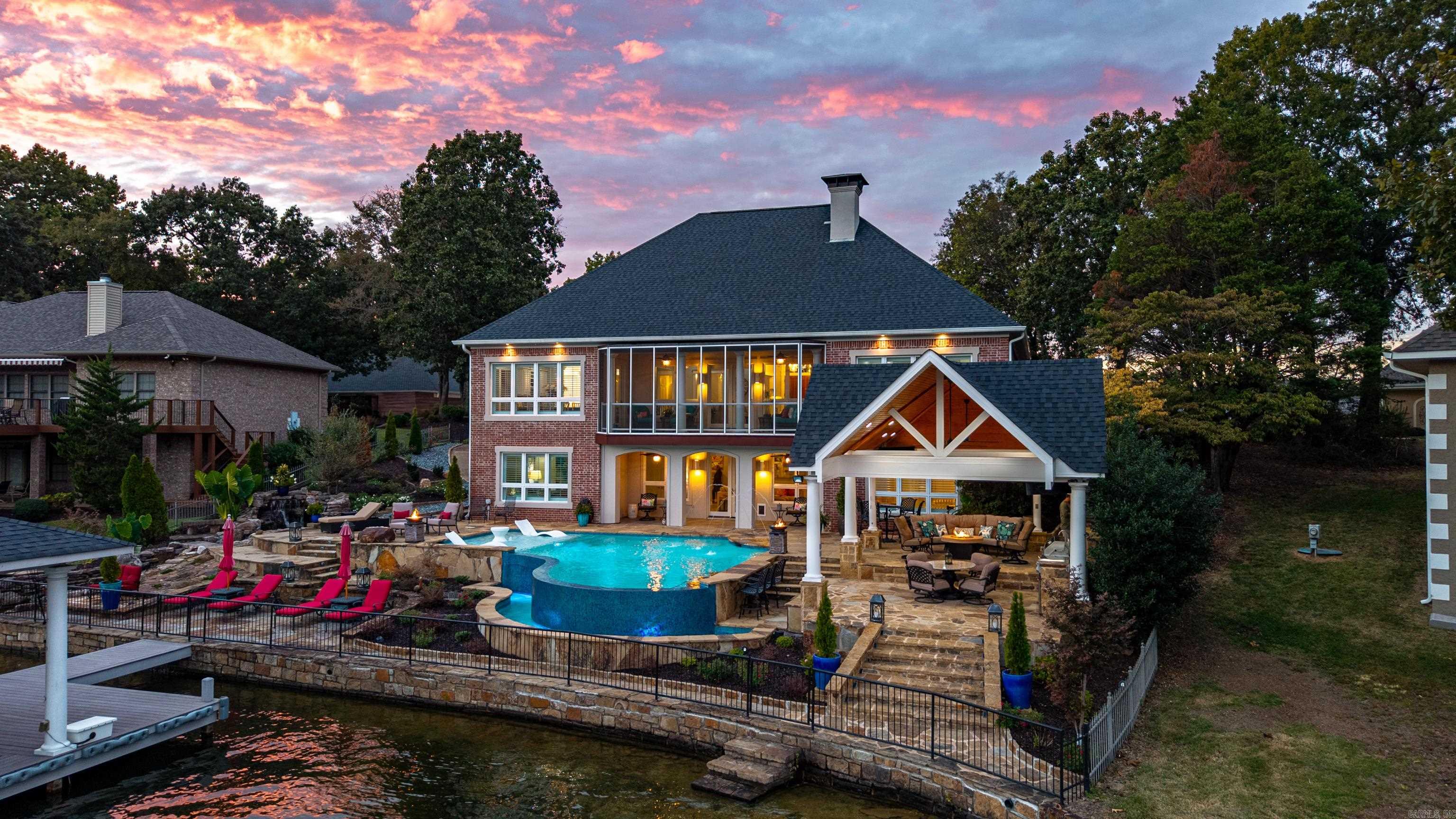 DRIFTWOOD POINT - Residential