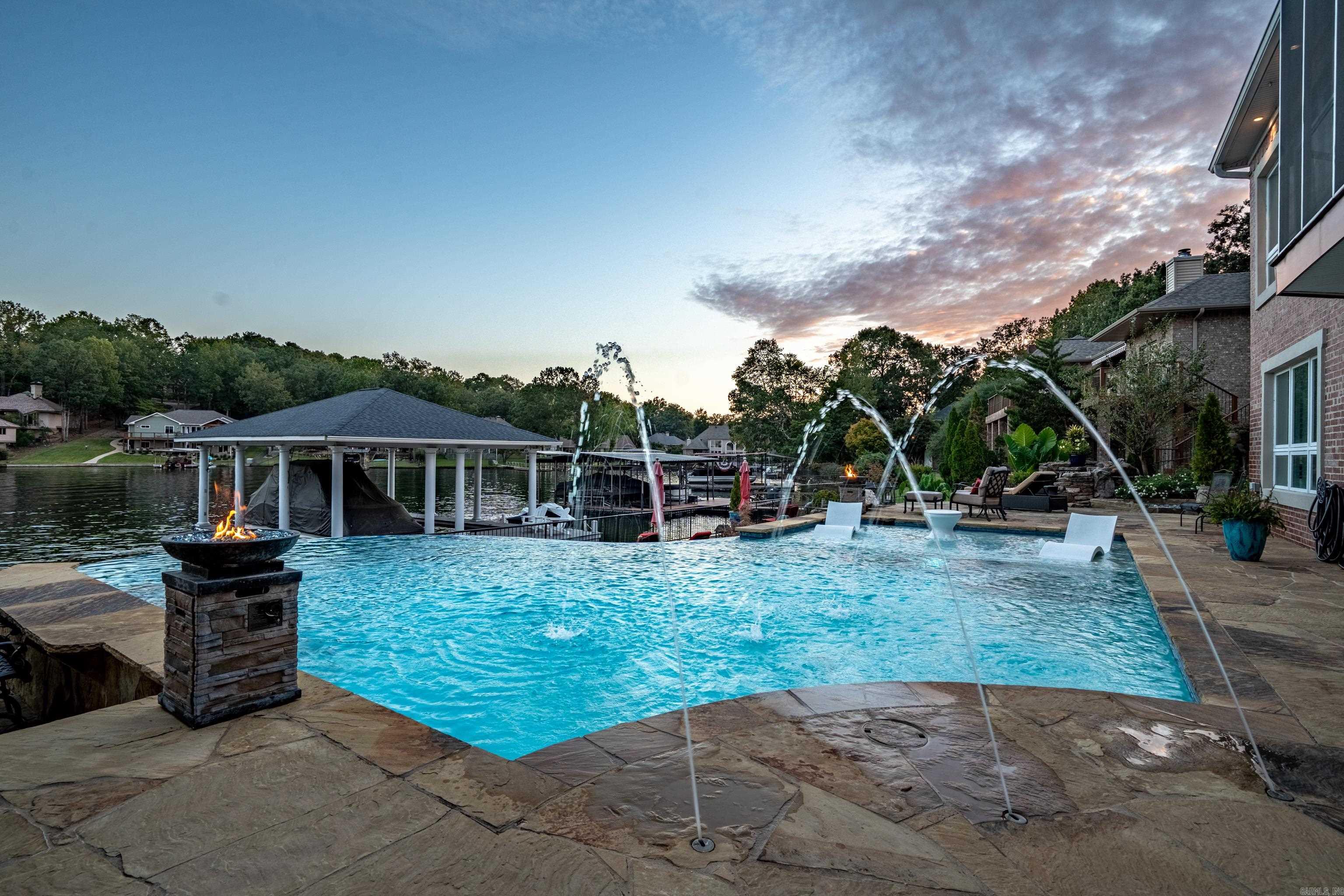 DRIFTWOOD POINT - Residential