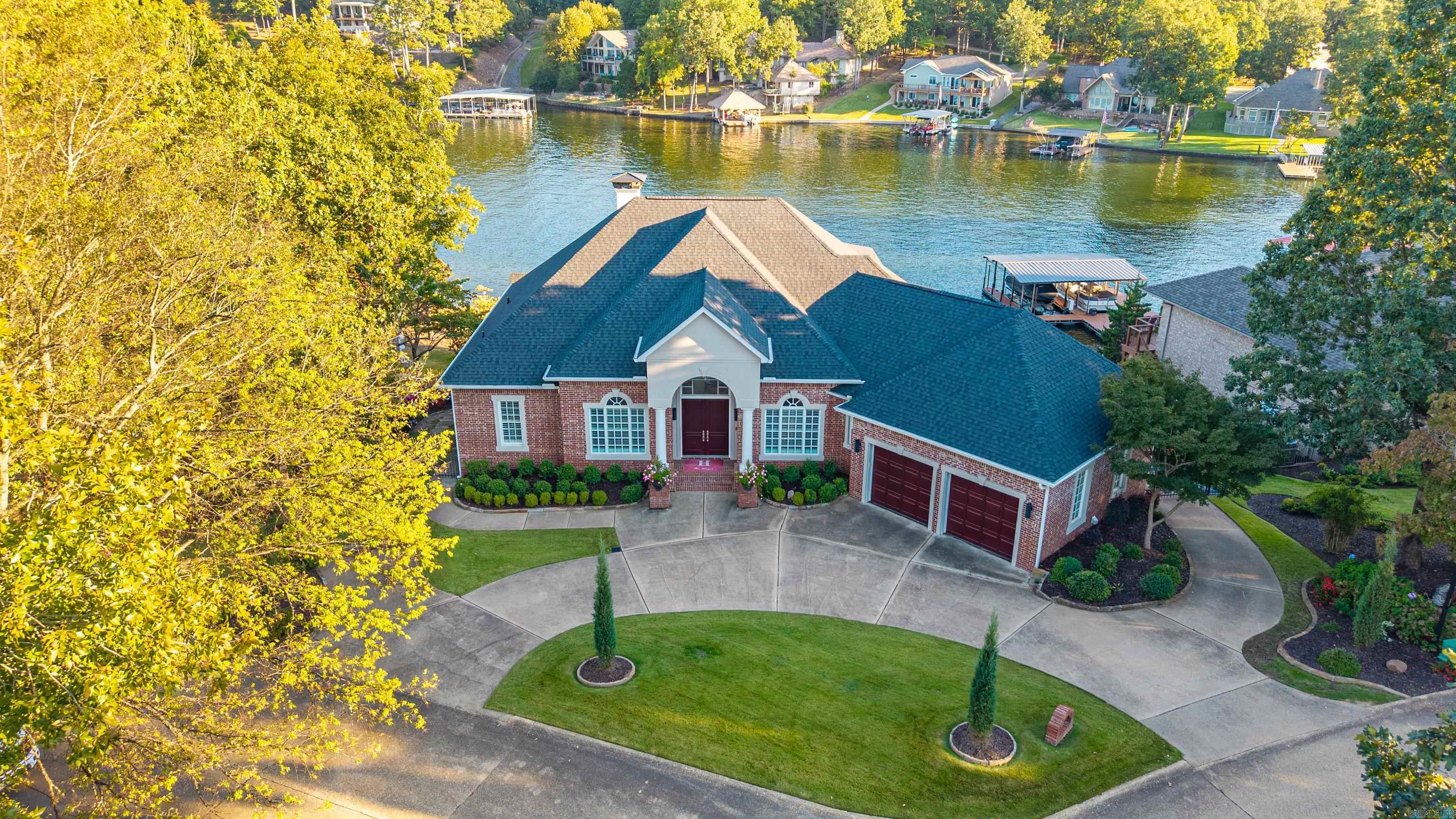 DRIFTWOOD POINT - Residential