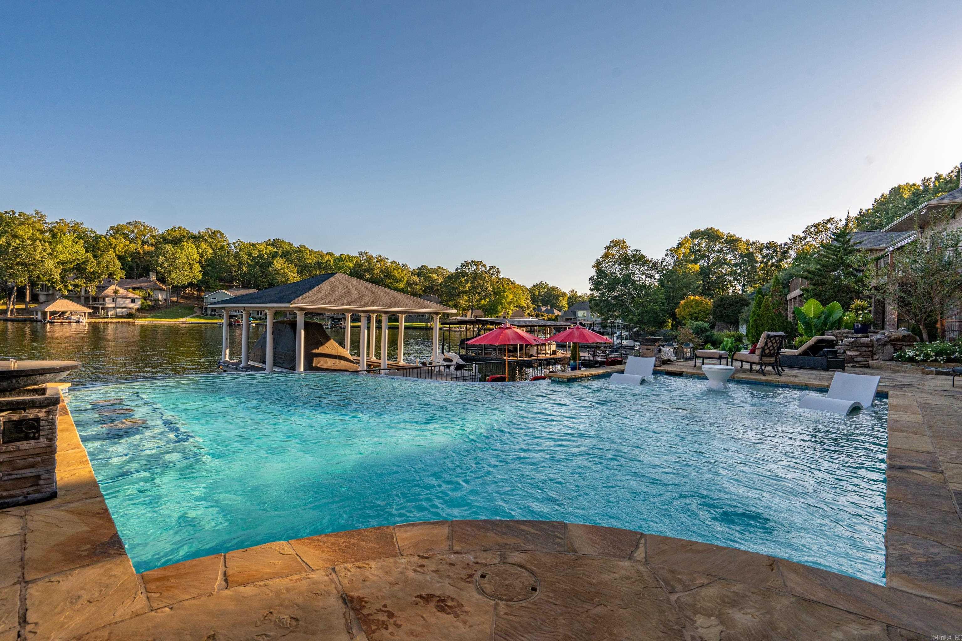 DRIFTWOOD POINT - Residential