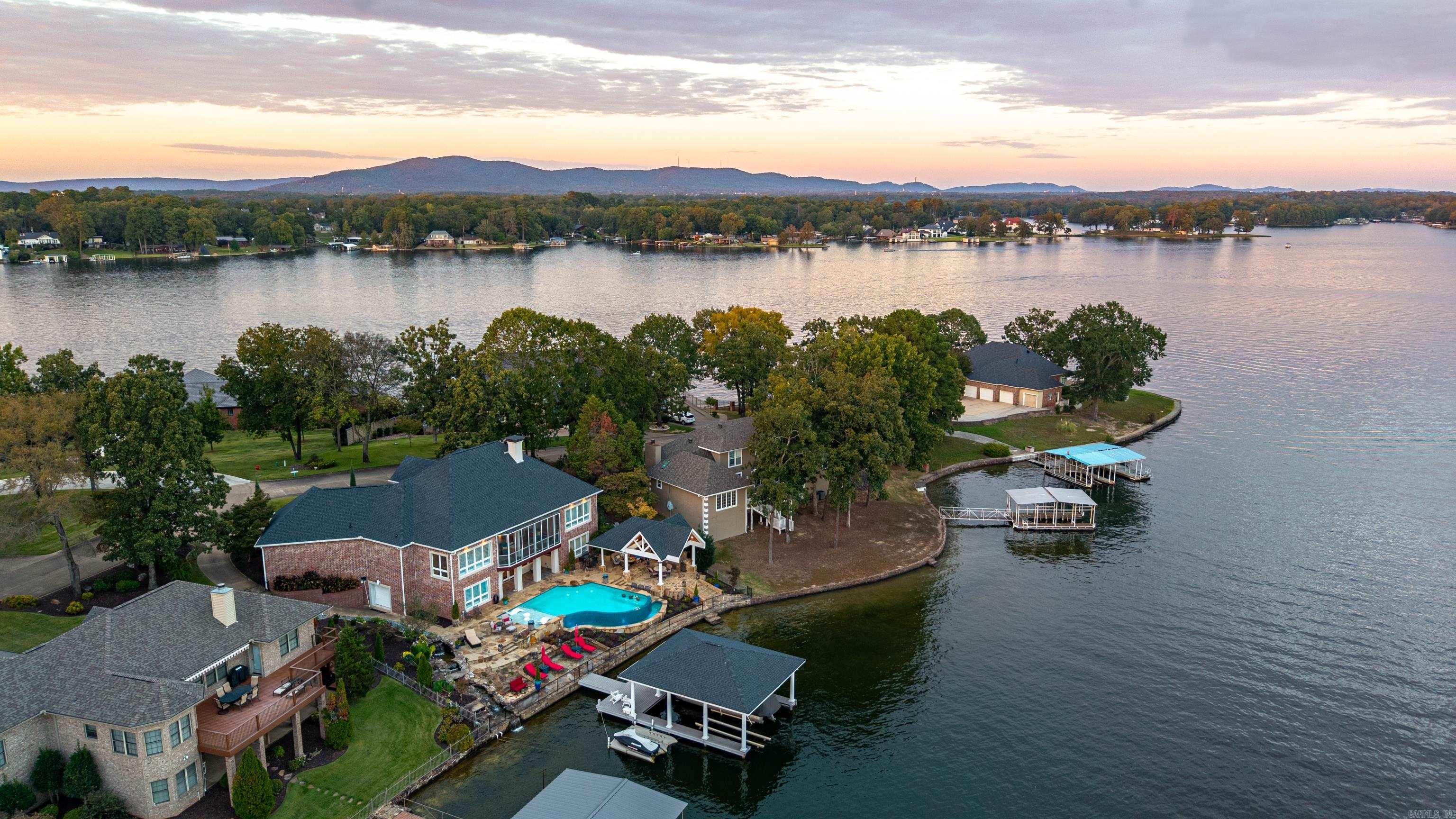 DRIFTWOOD POINT - Residential