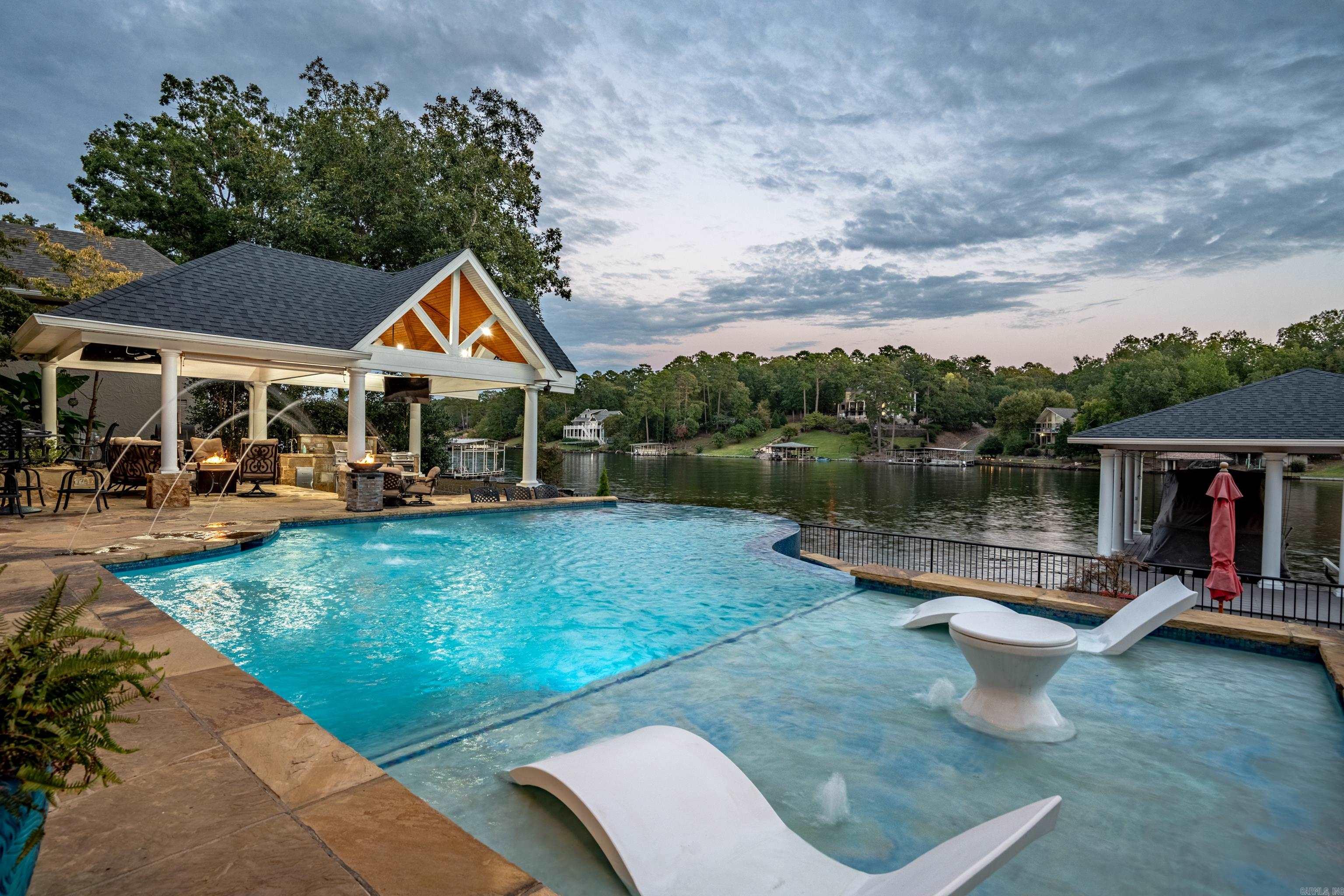 DRIFTWOOD POINT - Residential