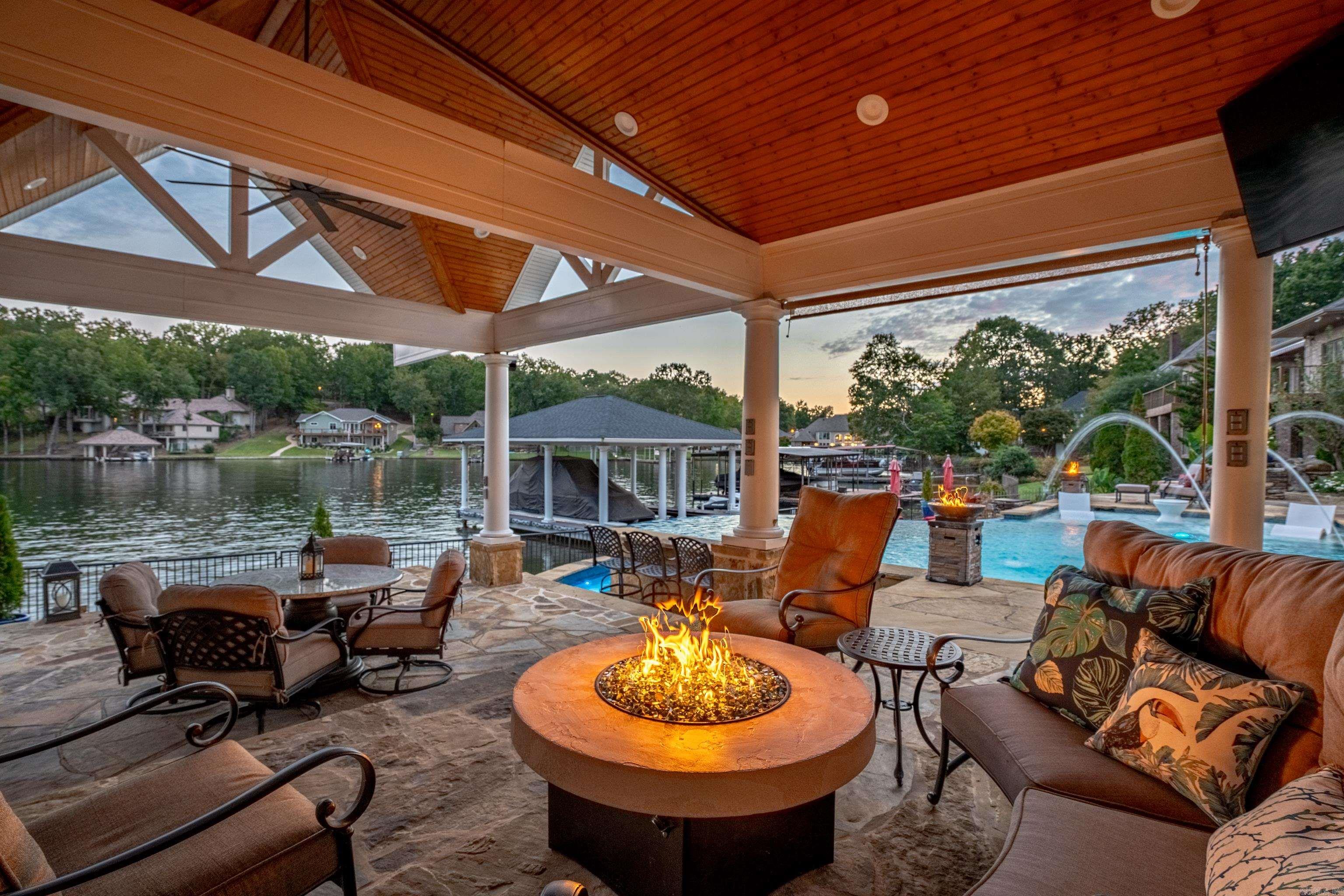 DRIFTWOOD POINT - Residential