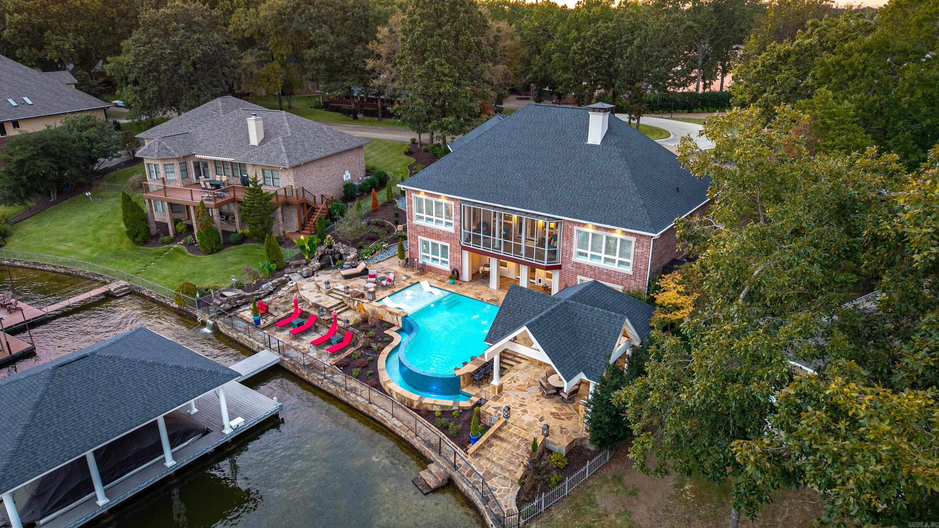 DRIFTWOOD POINT - Residential