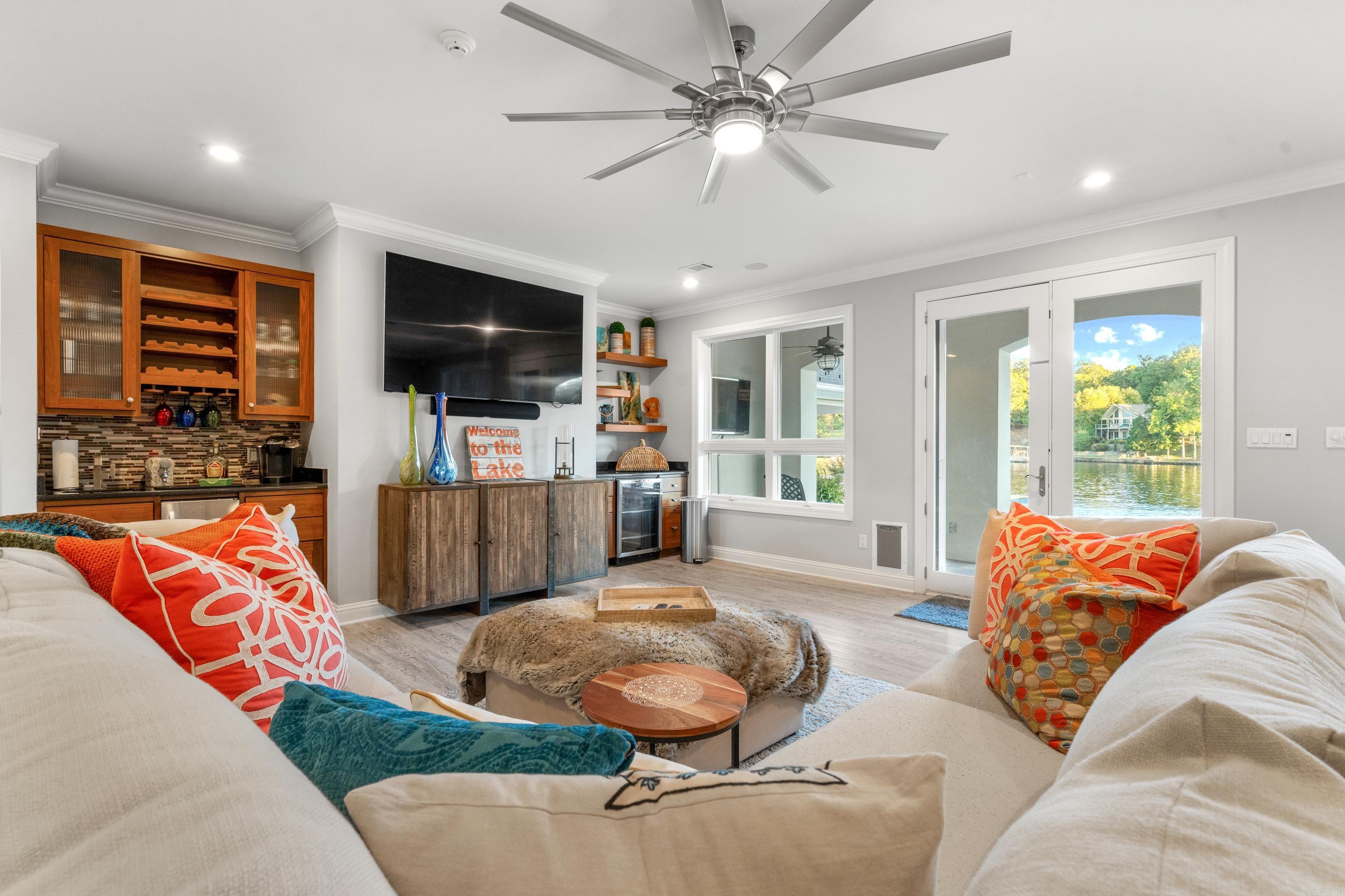 DRIFTWOOD POINT - Residential