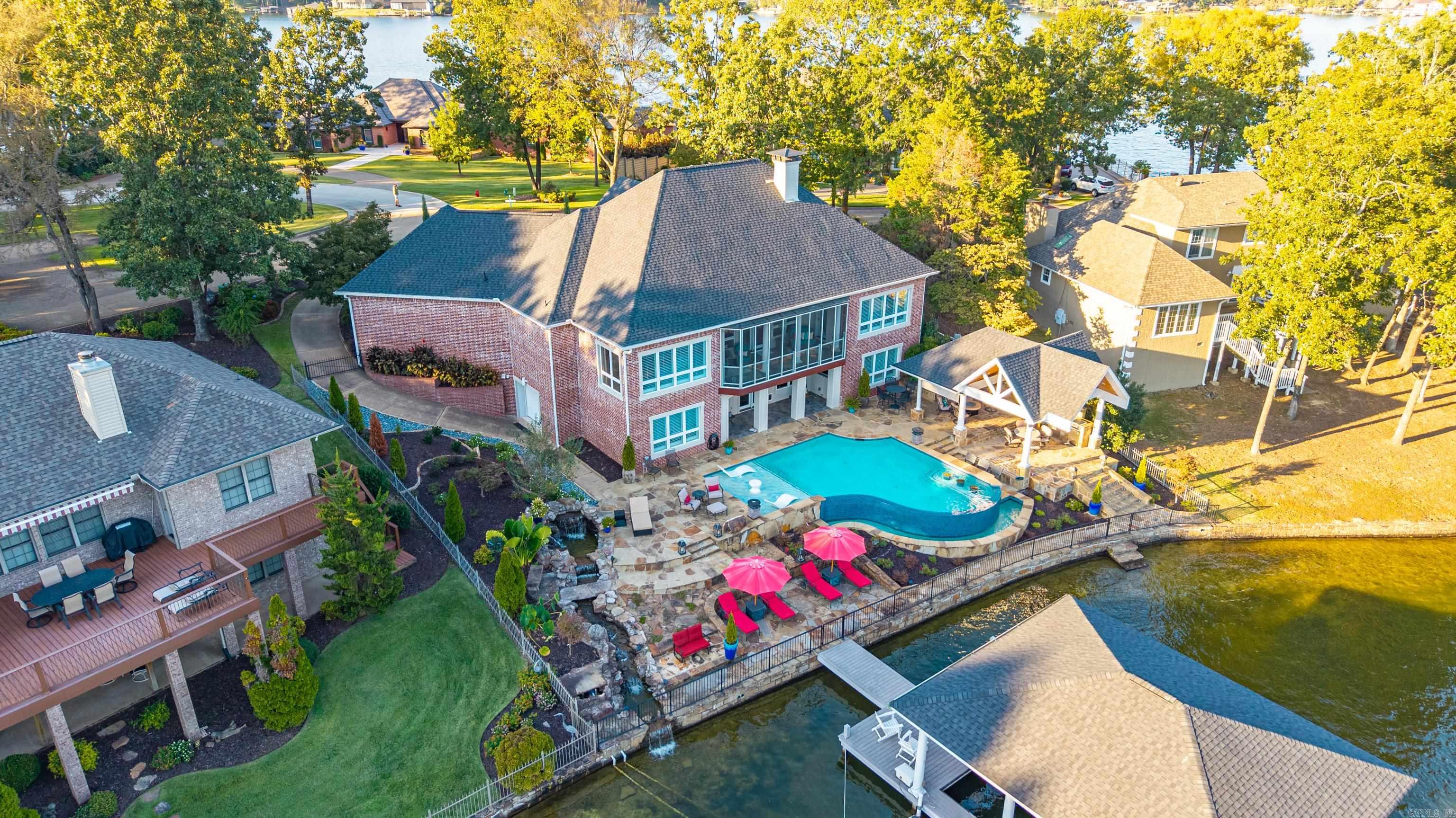 DRIFTWOOD POINT - Residential