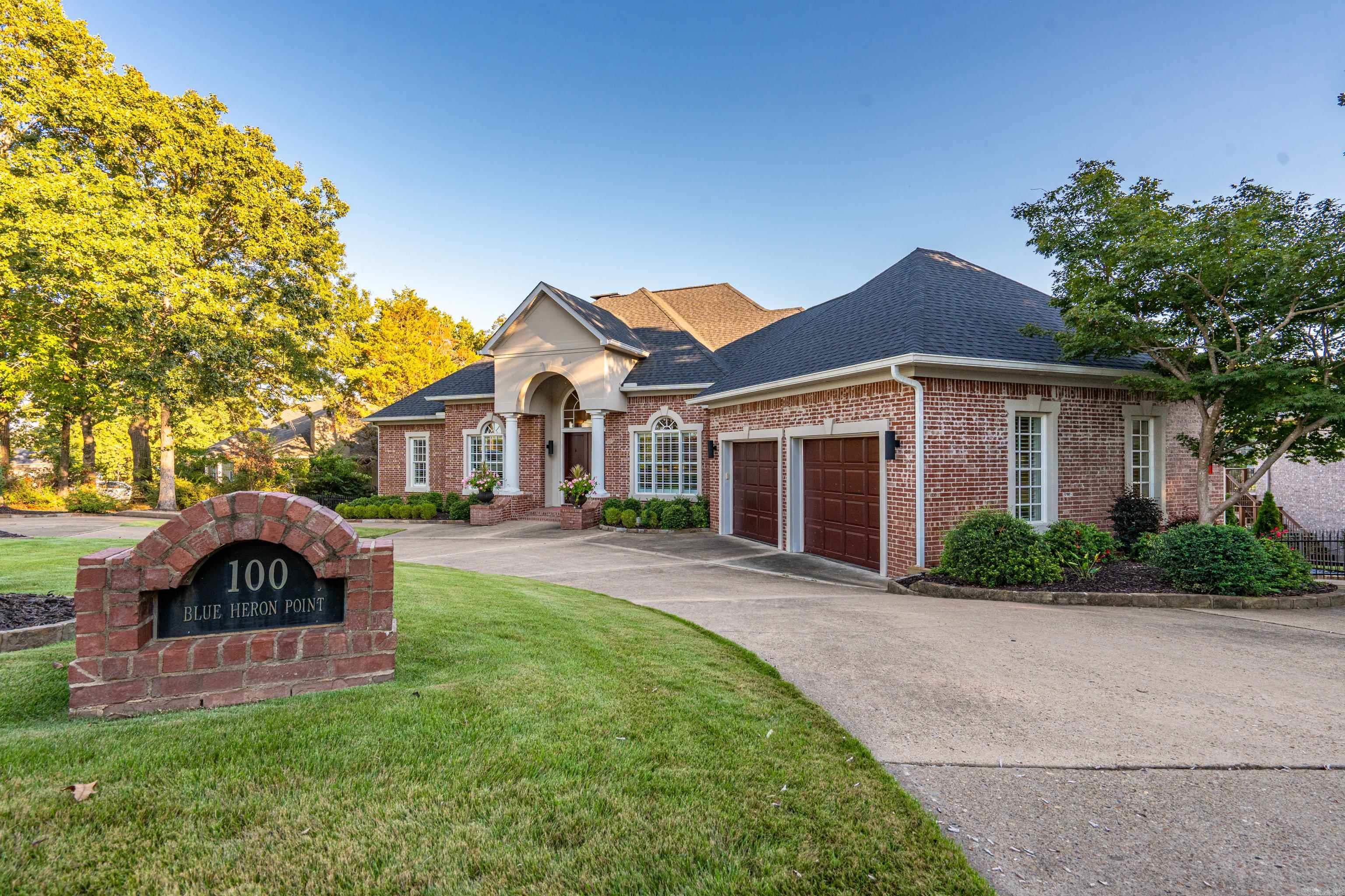 DRIFTWOOD POINT - Residential