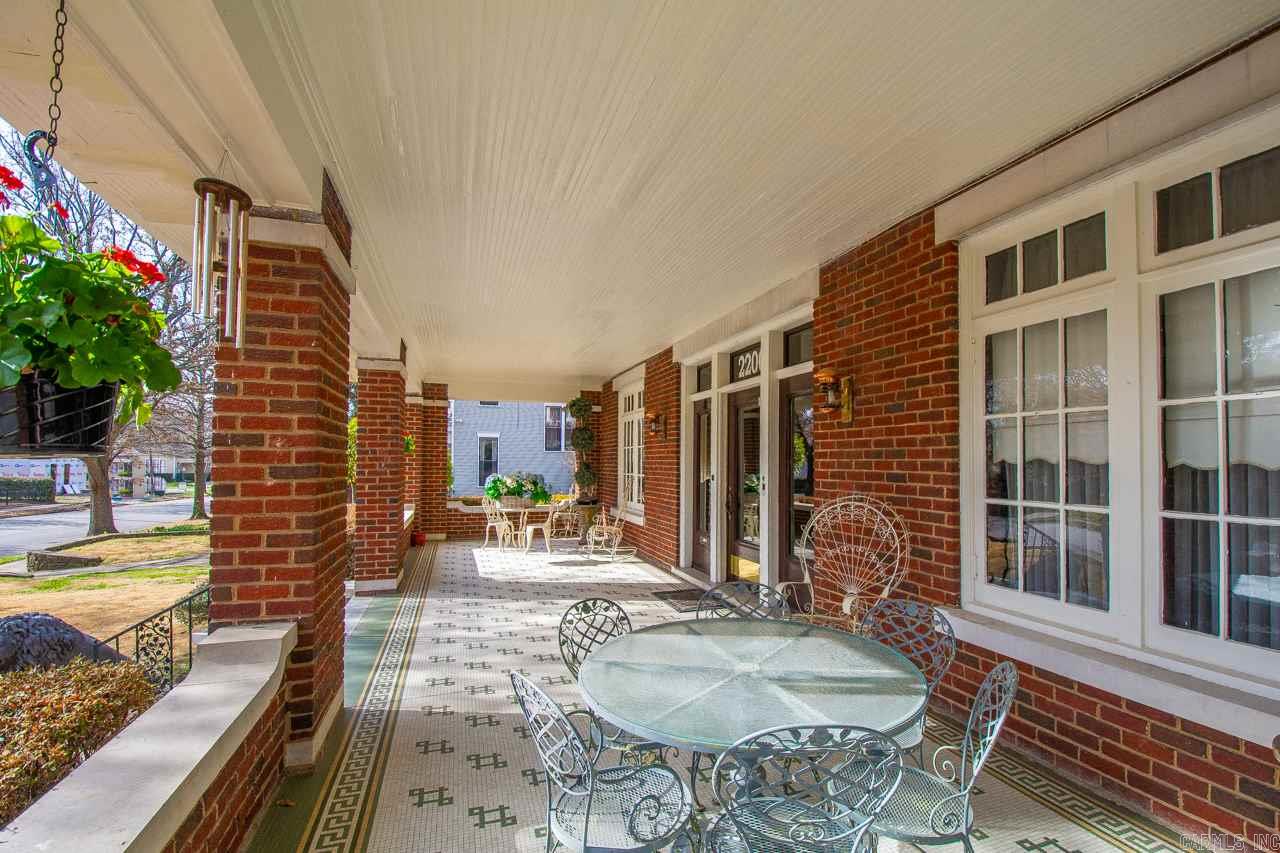 Weldon E Wrights - Residential