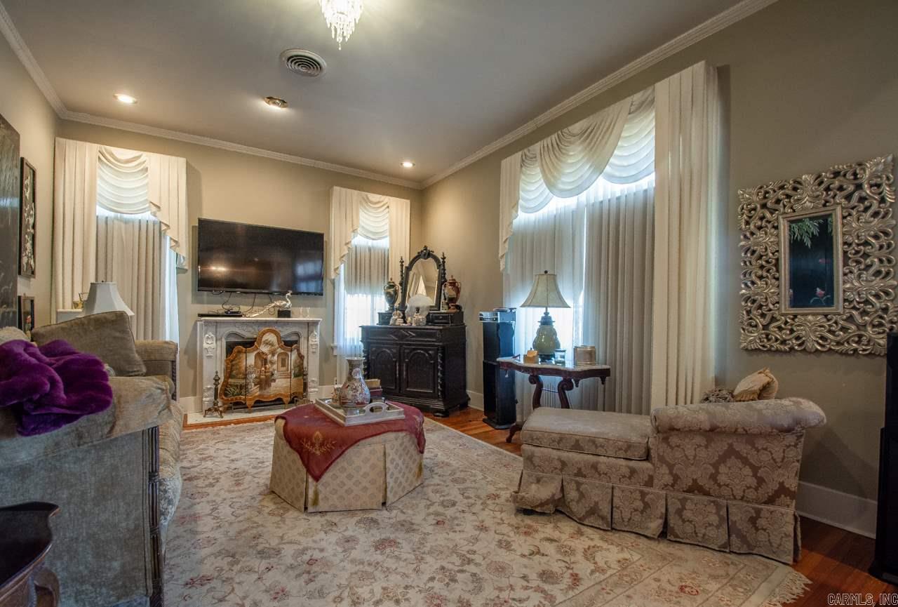 Weldon E Wrights - Residential