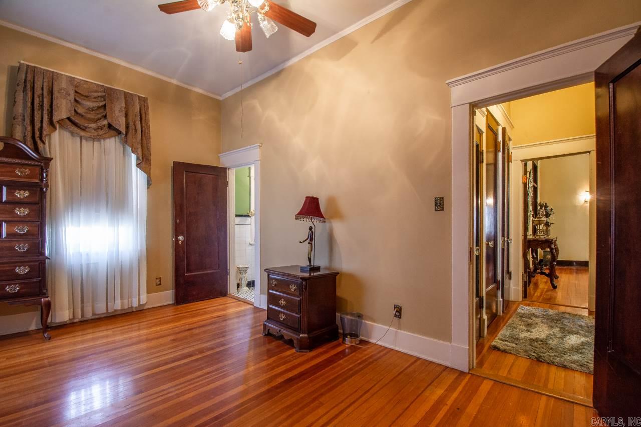 Weldon E Wrights - Residential