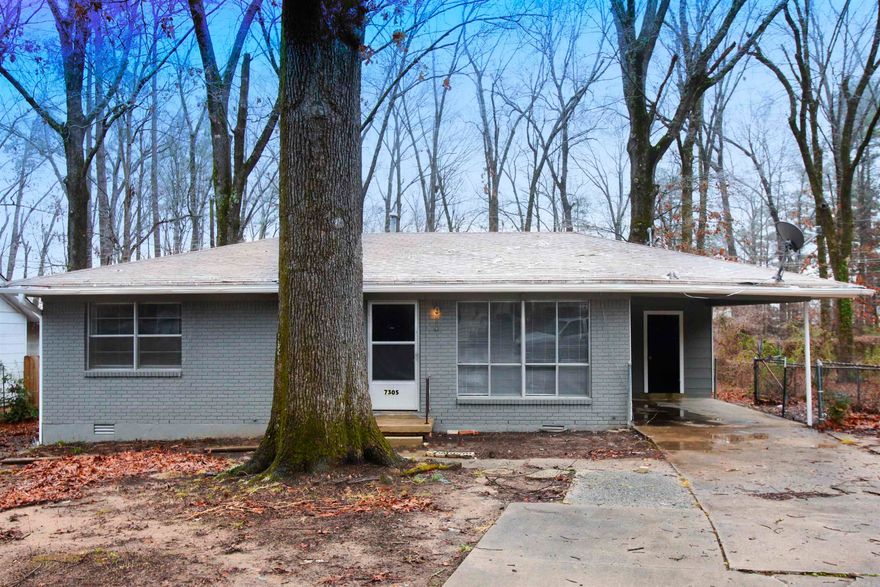 Newly remodeled 3BD in Southwest Little Rock with convenient interstate access. Beautiful refinished hardwoods throughout. Lots of windows that let in plenty of natural light. Great covered back porch with a large yard. The lease for this property is for 18 months and income has to be three times the amount of rent unless you have a housing voucher.