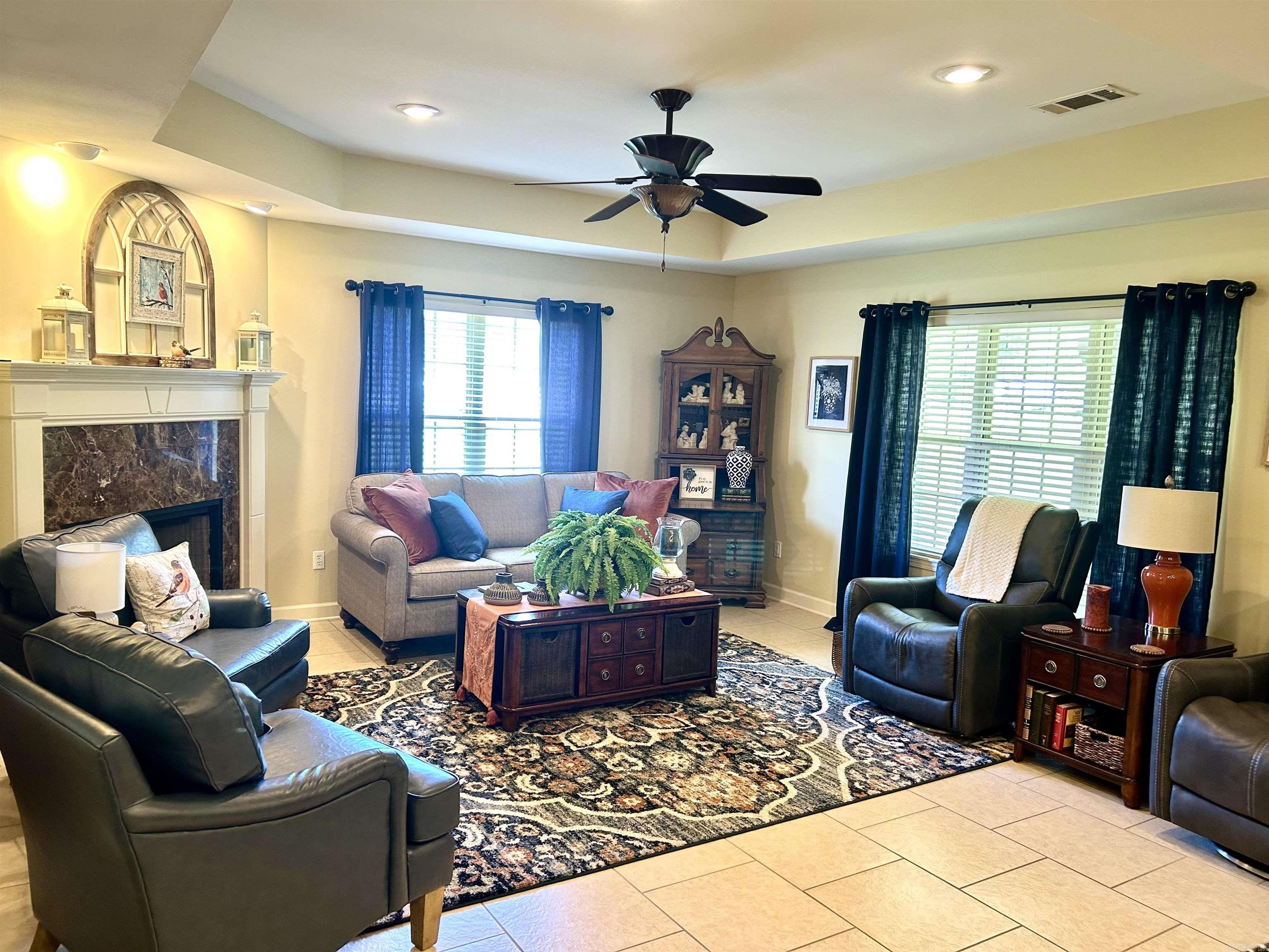 HURRICANE HILLS - Residential