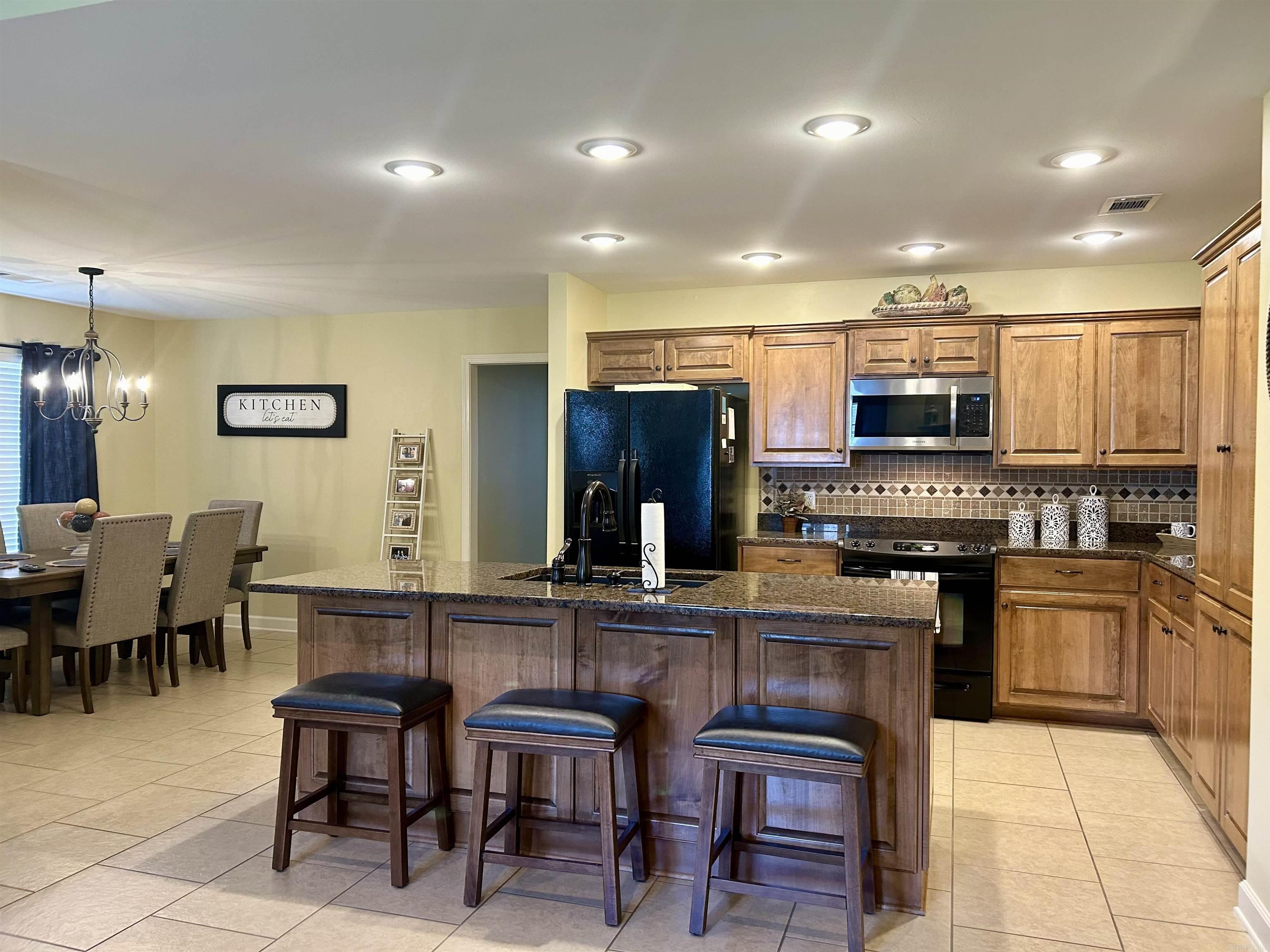 HURRICANE HILLS - Residential