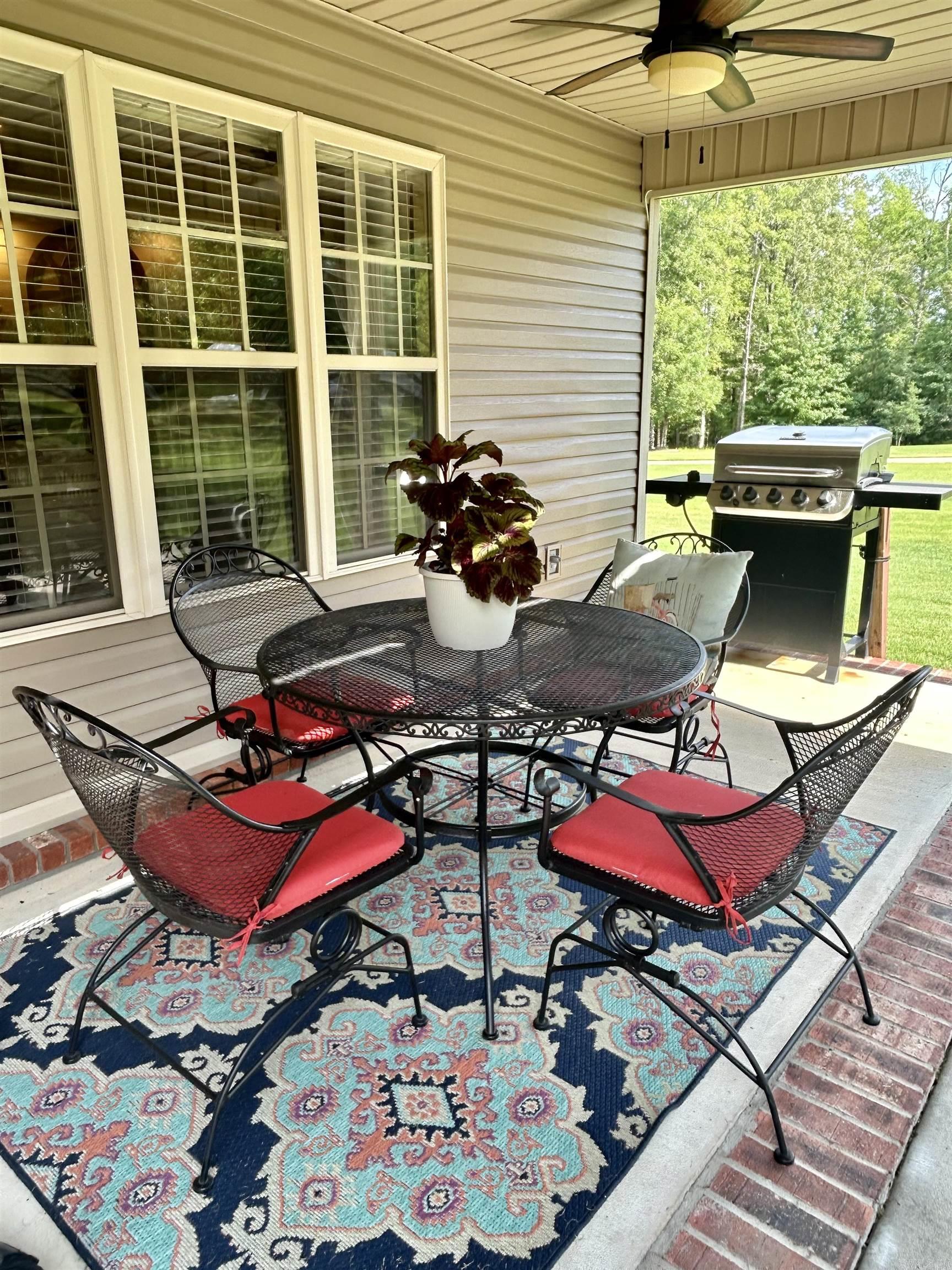 HURRICANE HILLS - Residential