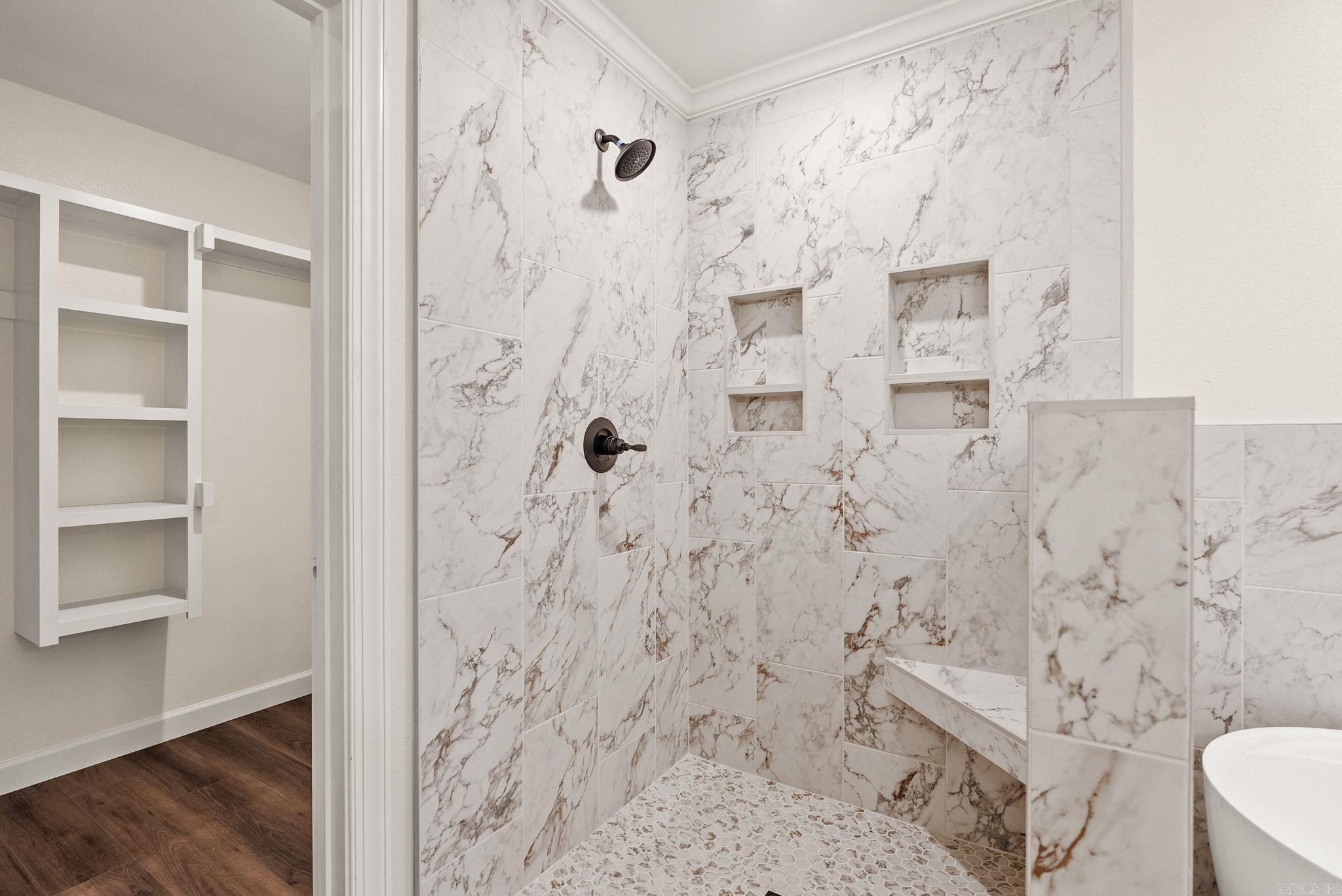 COUNTRY CLUB OF ARK THE - Residential